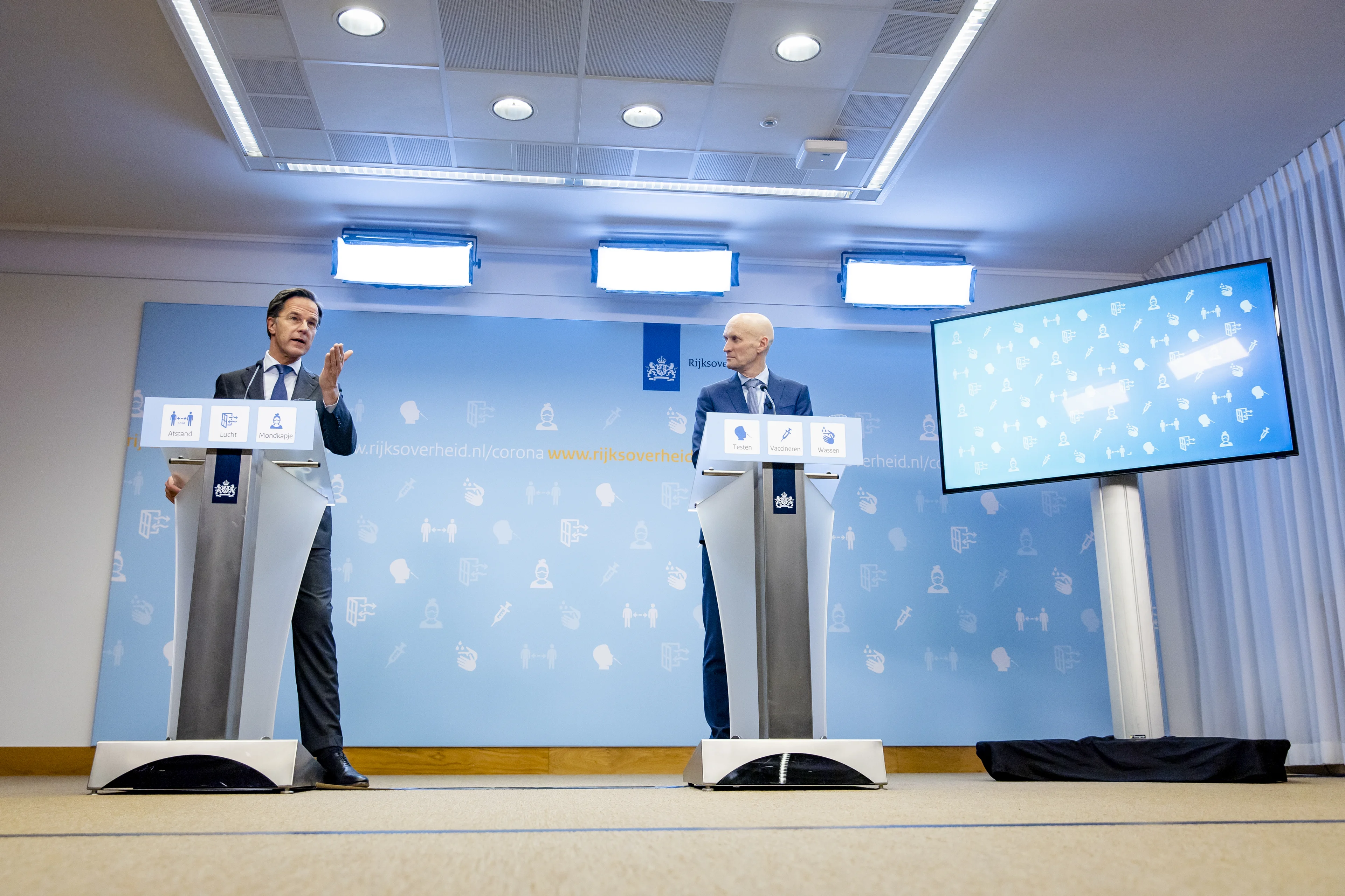 Kabinet kondigt heropening horeca en cultuur aan in nieuwe persconferentie