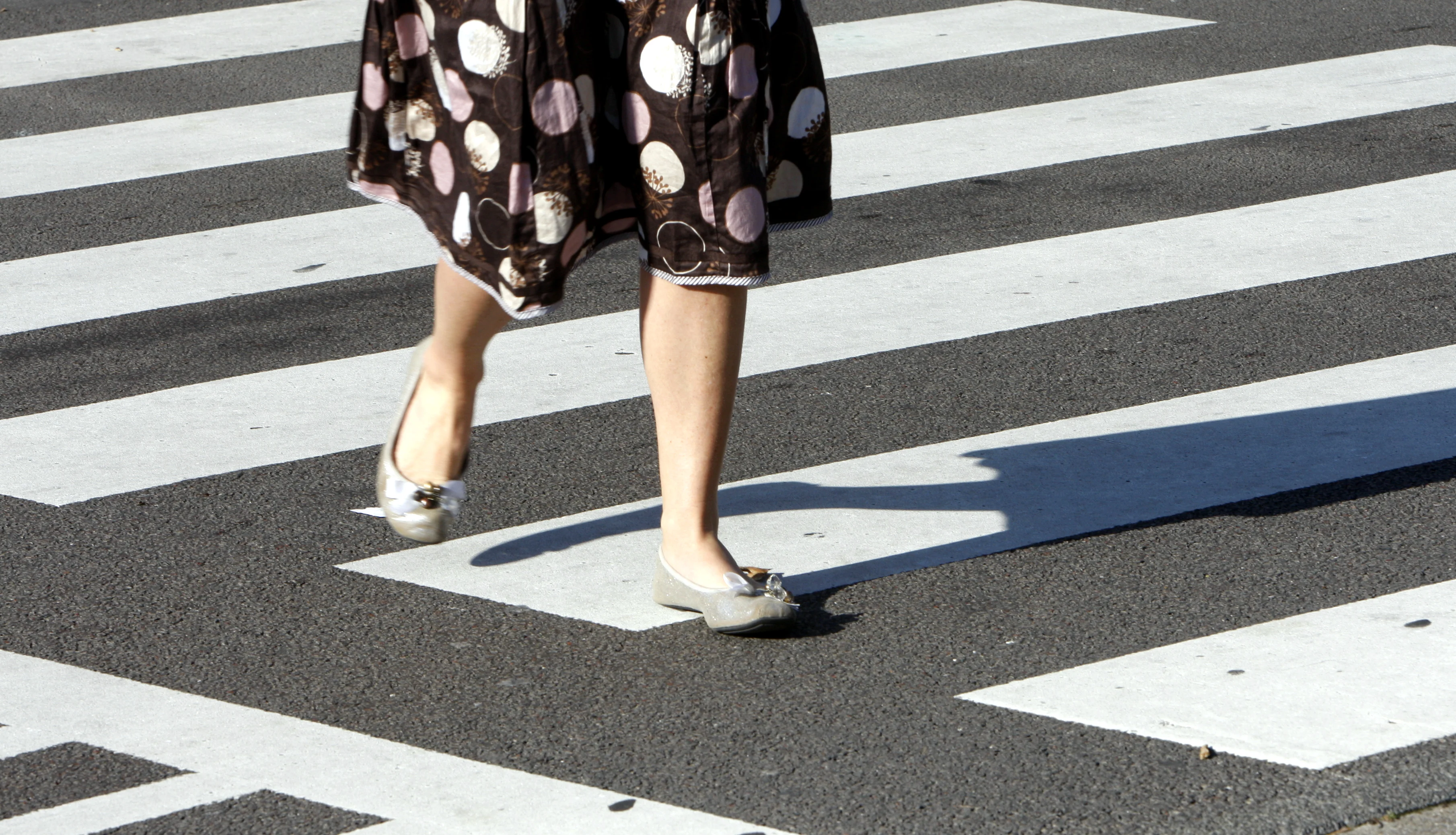 Automobilist rijdt door na aanrijding Vught, vrouw blijft gewond achter op zebrapad