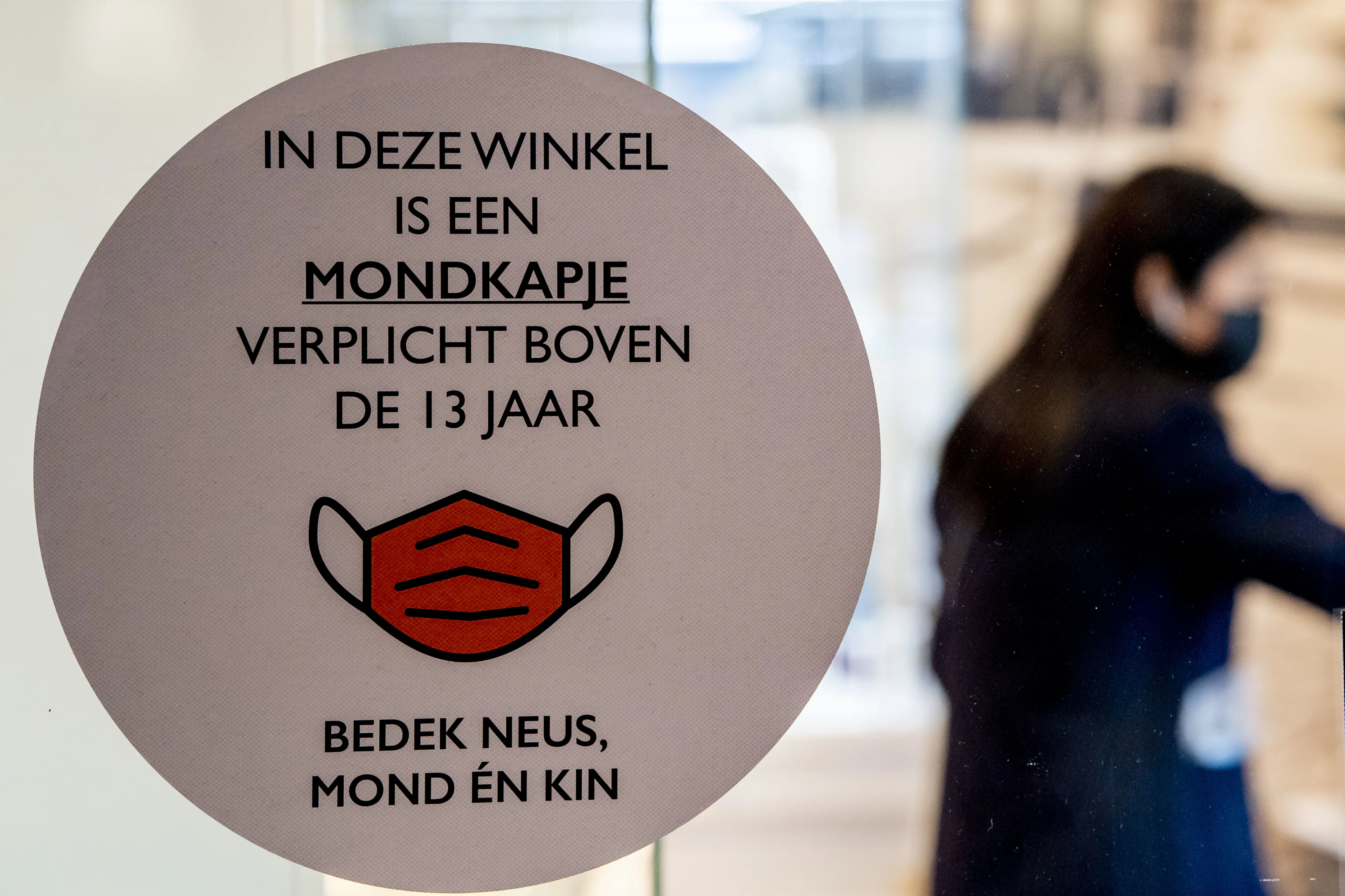 Eerste week van de mondkapjesplicht: 65 mensen beboet omdat ze zich er niet aan hielden
