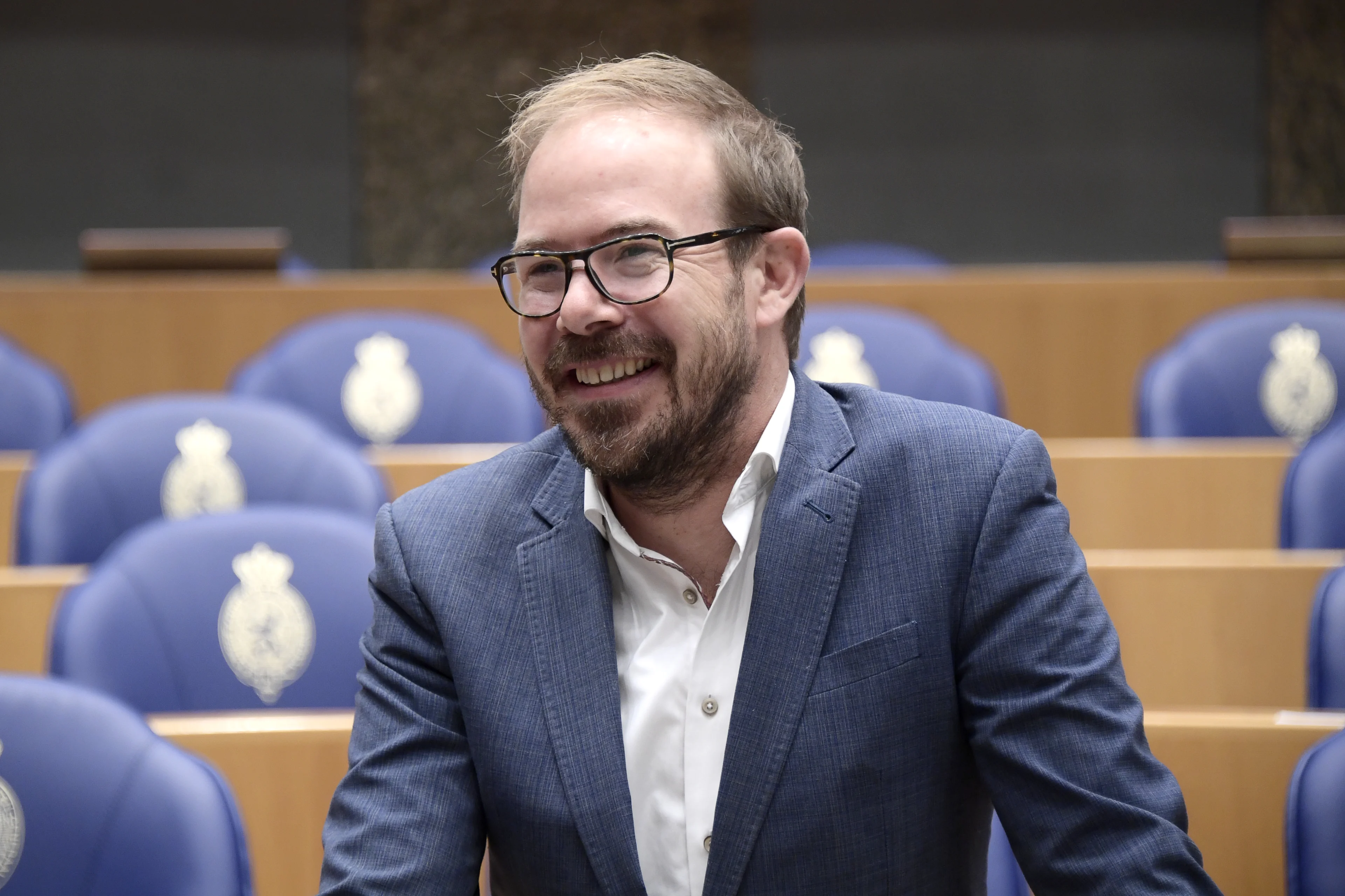 Wie is Gijs van Dijk, de PvdA'er die wordt beschuldigd van grensoverschrijdend gedrag?