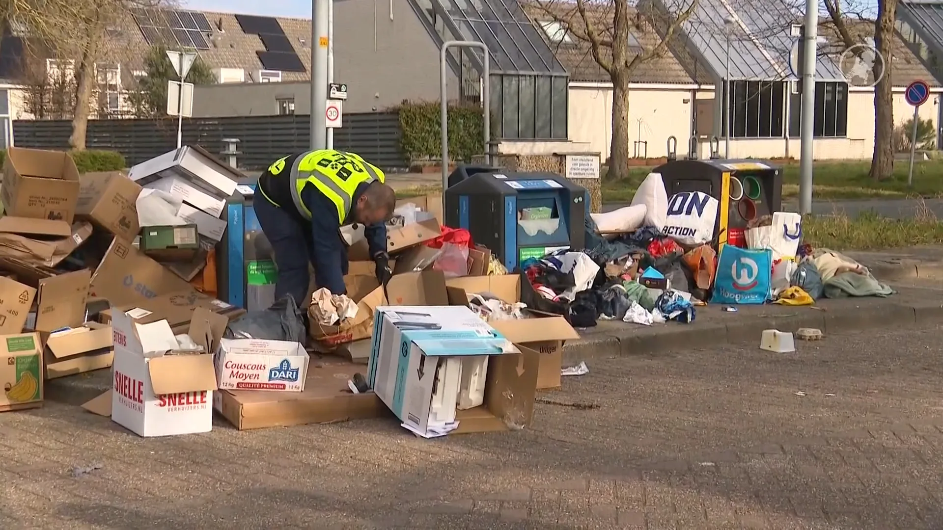 Afval naast de container? Boa’s zoeken door tot ze weten wie het was