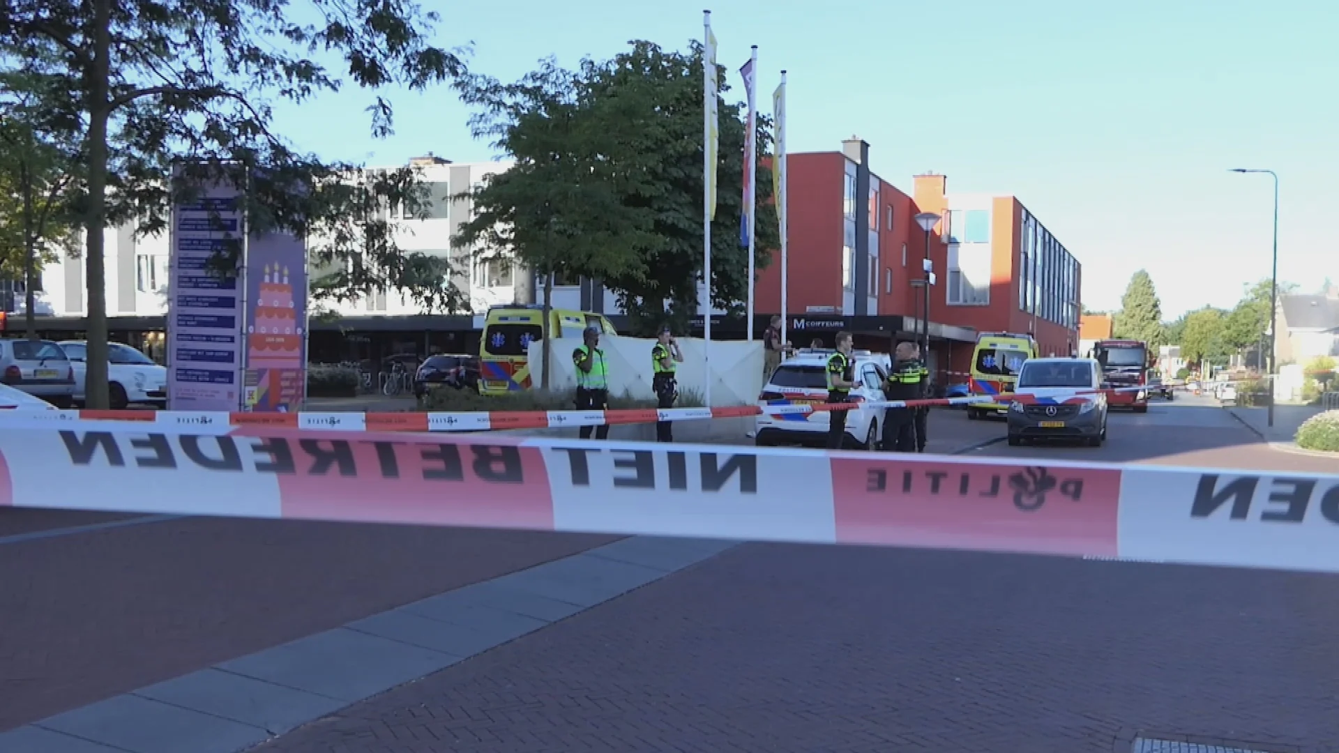 Dode bij winkelcentrum in Enschede na 'incident bij supermarkt'