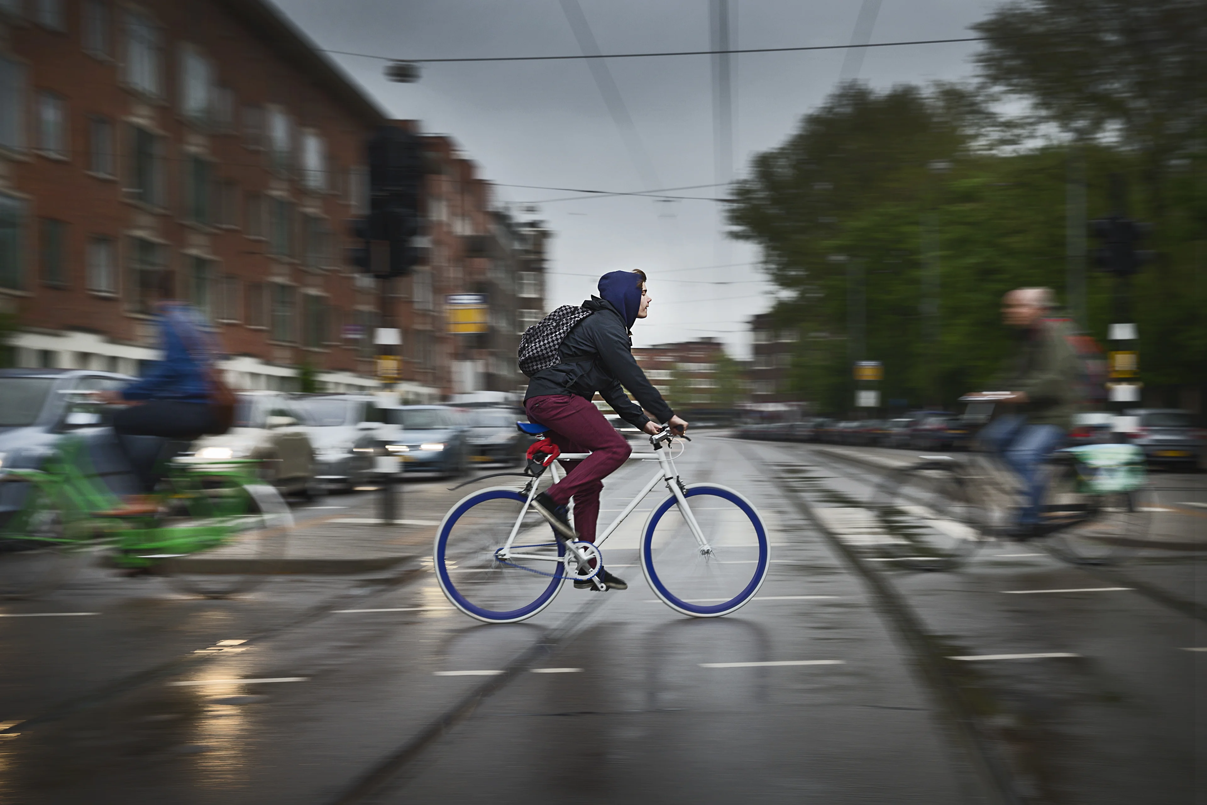 Fietser (40) in coma geslagen door automobilist na verkeersruzie in Amsterdam
