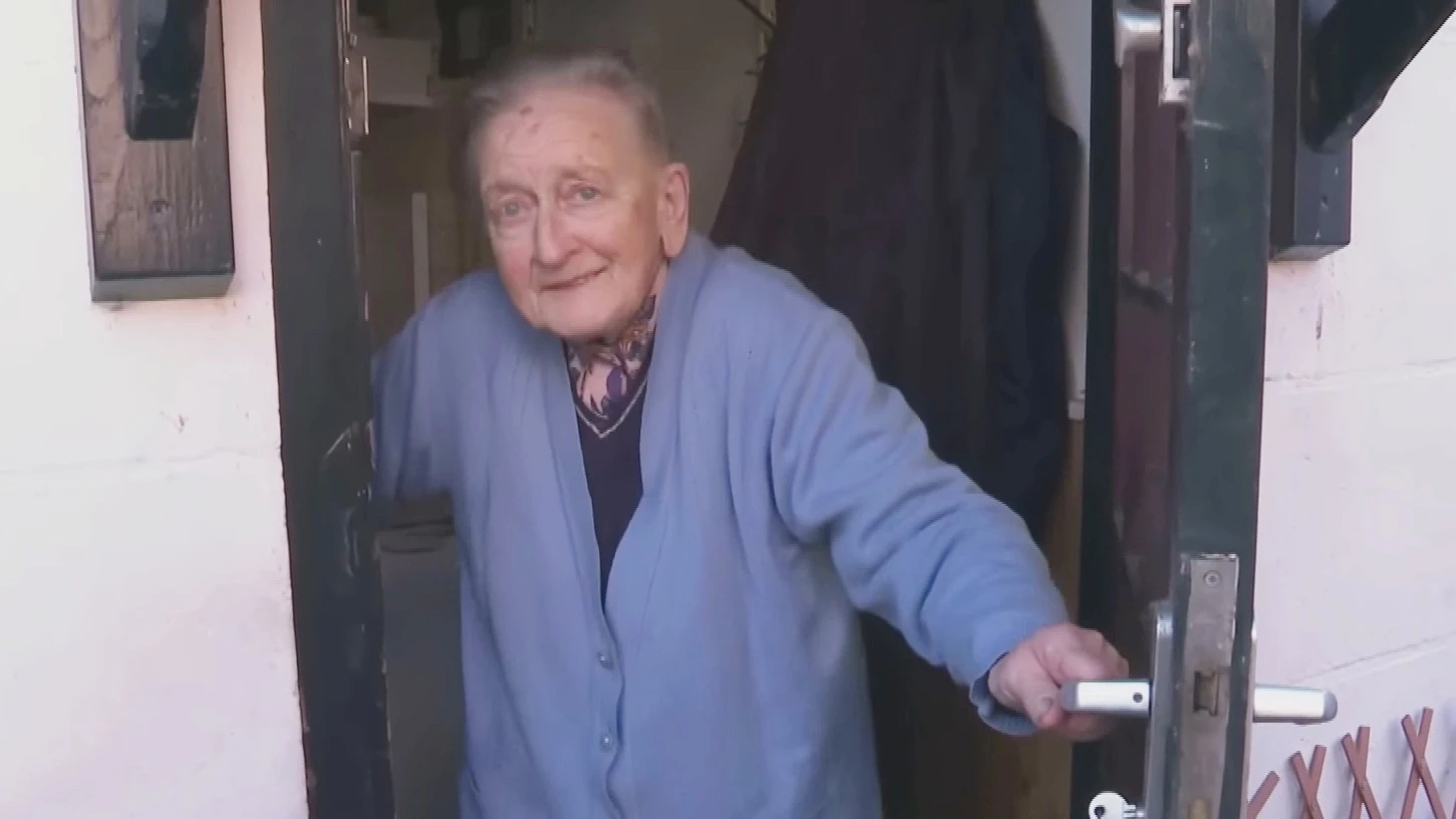 Man Bijt Hond-icoon Grietje Post (85) overleden