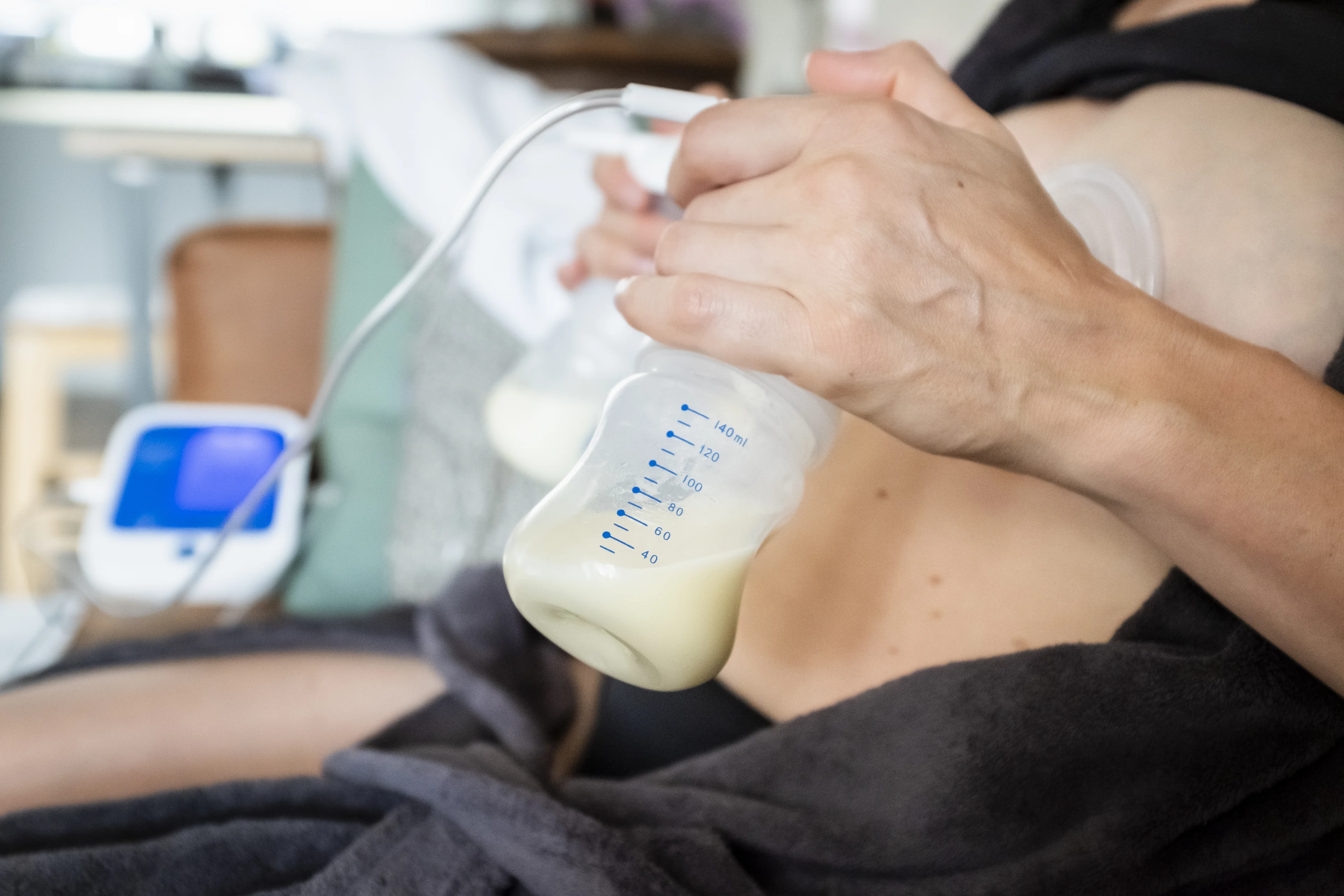 Onderzoekers vinden antistoffen tegen coronavirus in moedermelk