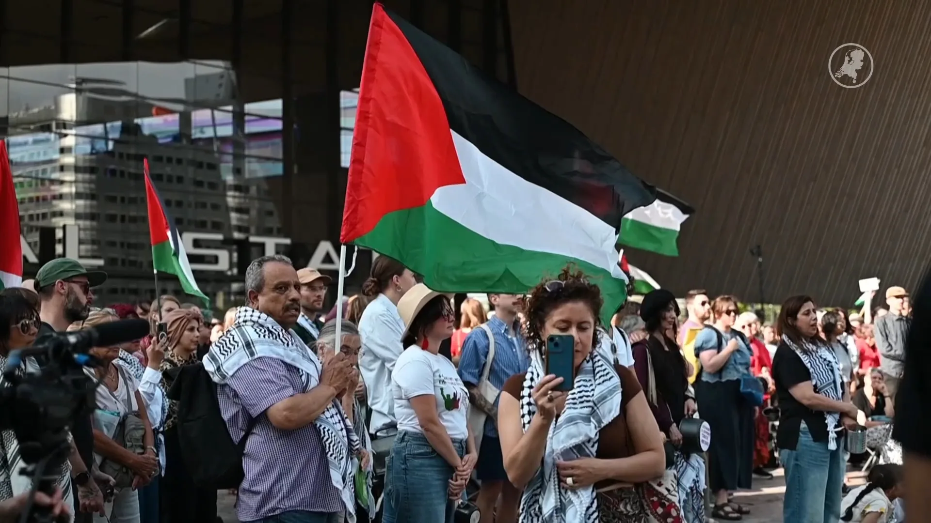 Palestinademonstranten voeren actie op stations om hongersnood Gaza