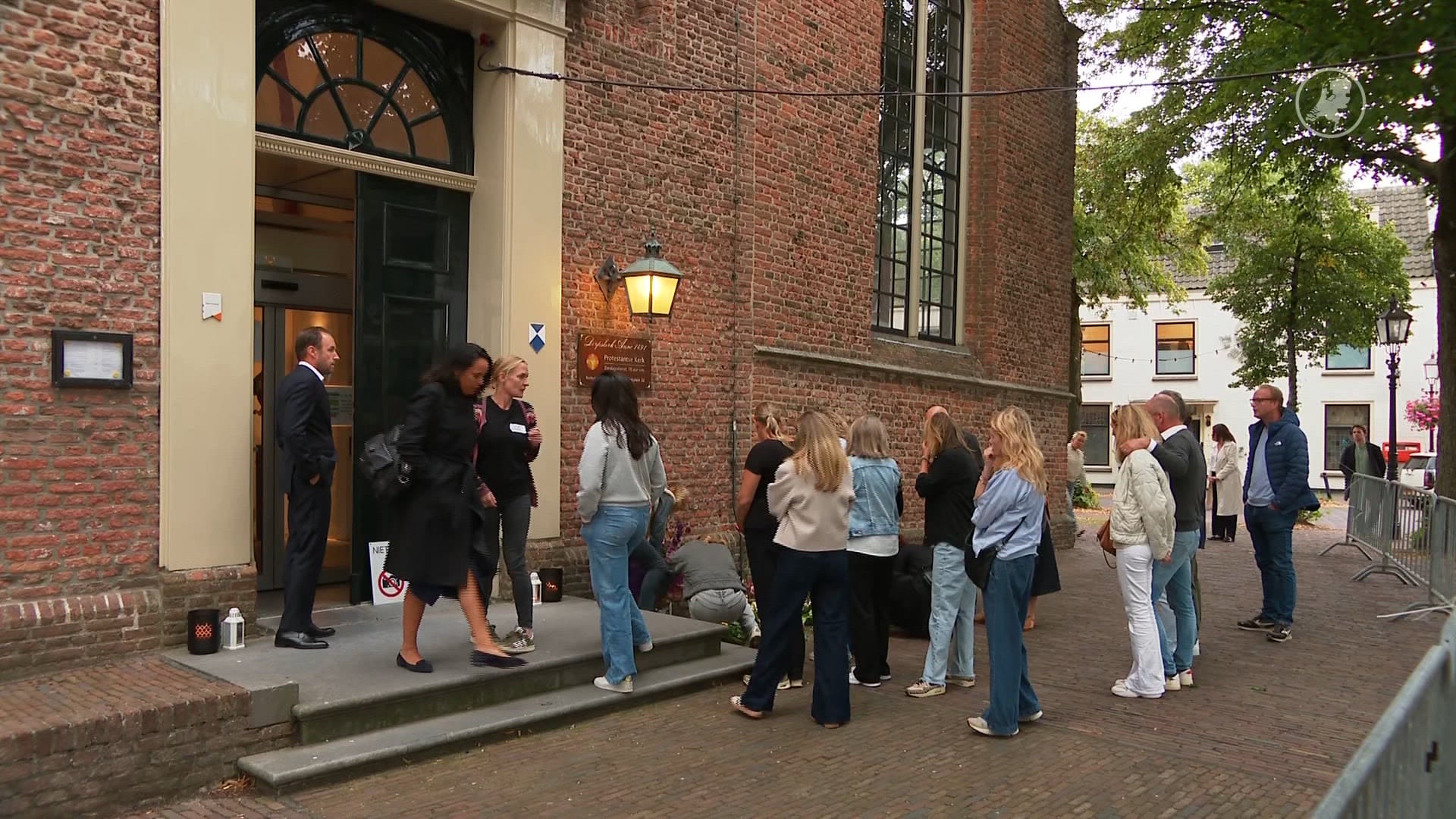 'Oplichters maken misbruik van dood Lisa: nepbeelden van uitvaart verspreid'