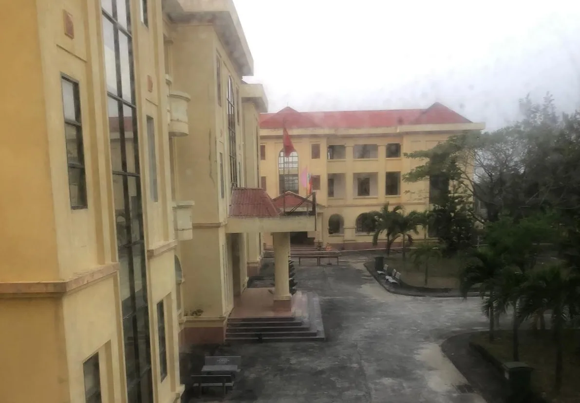 Nederlanders gevangen in Vietnamees hotel: 'Kakkerlakken en muizenpoep in bed'