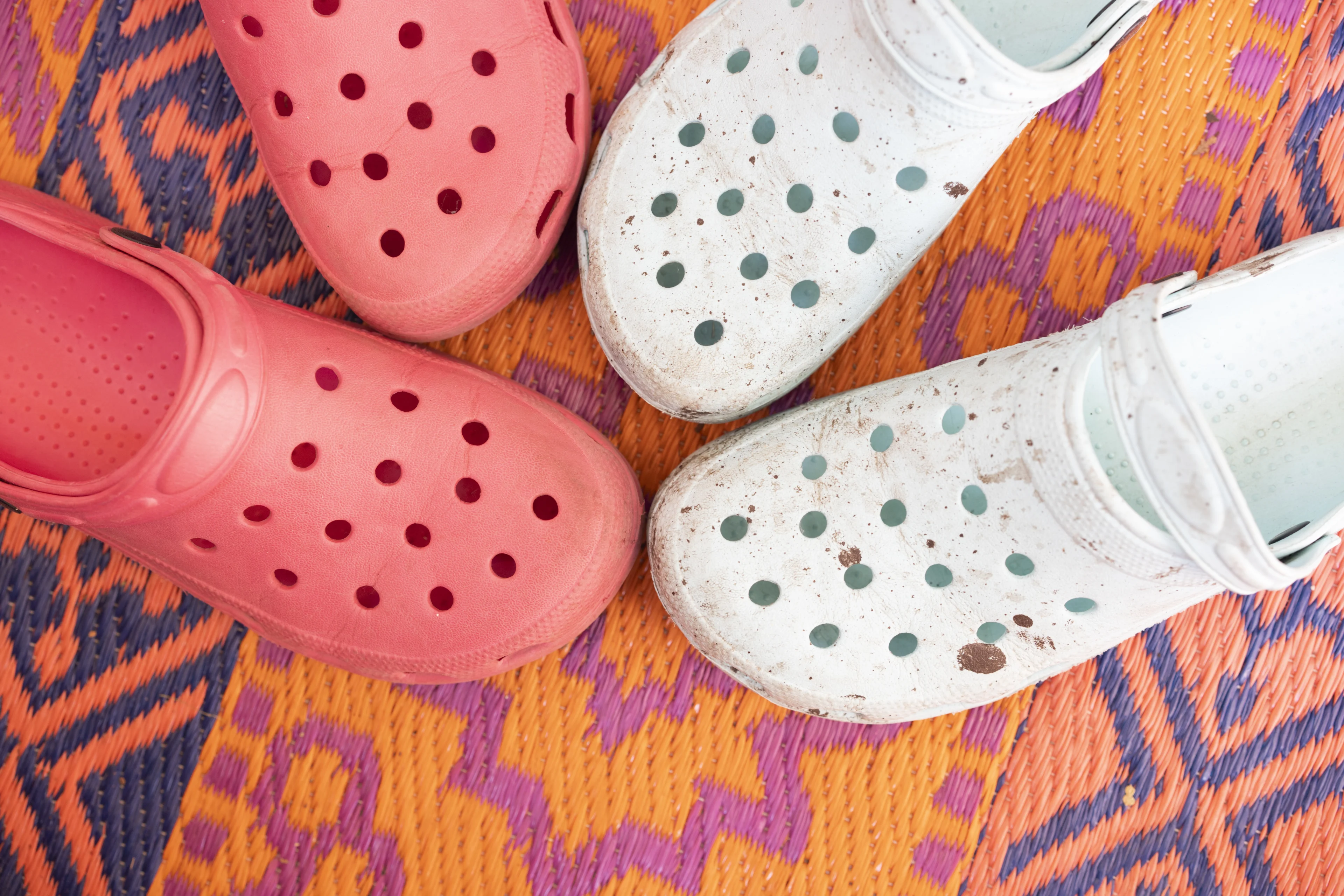 Waarom Crocs slecht zijn voor je voeten: dit moet je weten