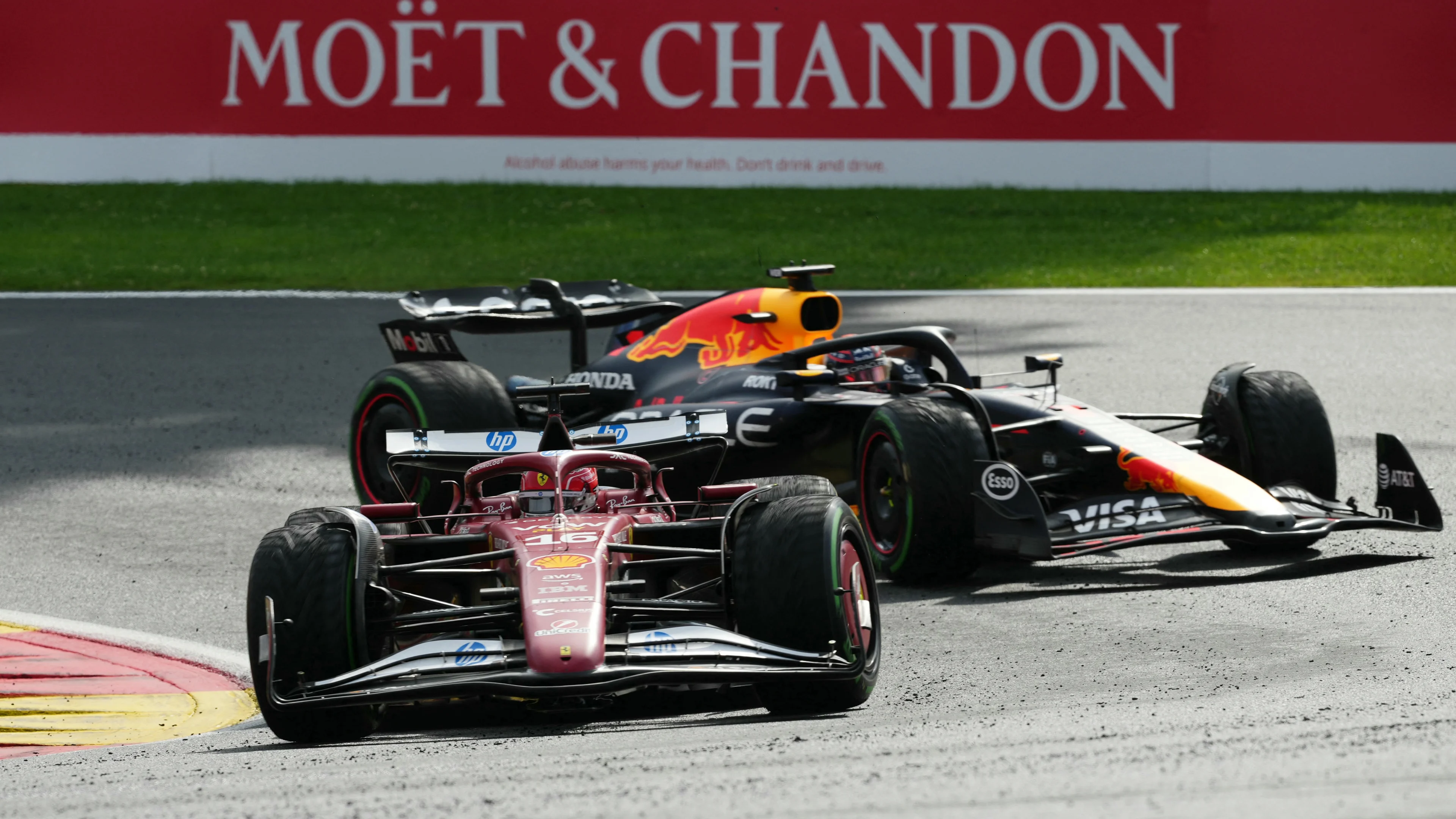 Max Verstappen net buiten podium op Spa, Piastri wint voor Norris