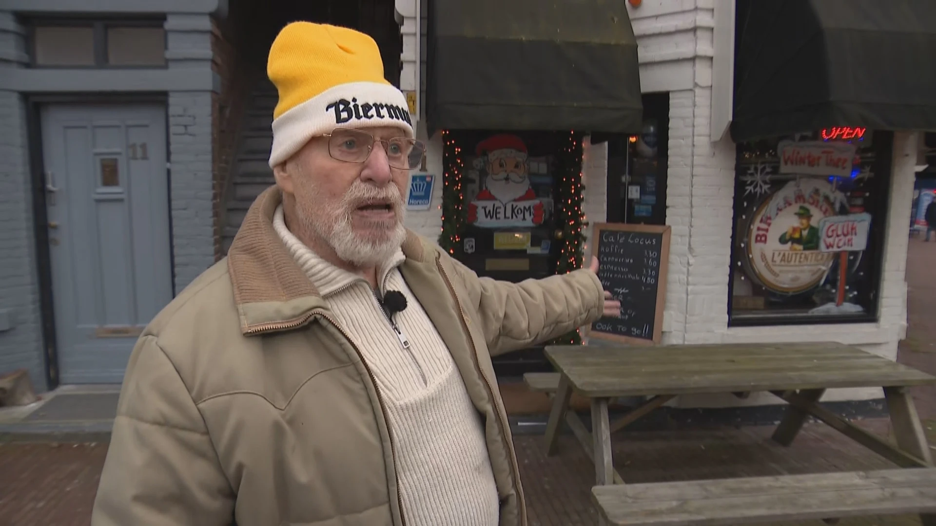 Terras op verkeerde tegel kost Haagse café-eigenaar Gerard duizenden euro’s