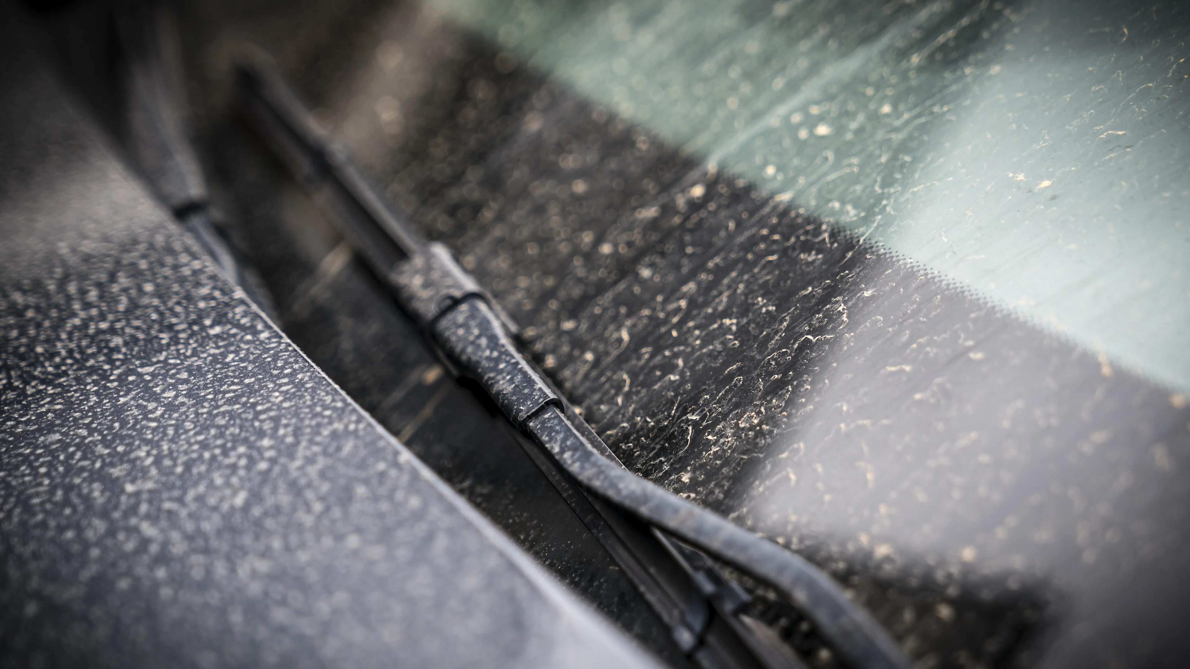 Wacht met je auto wassen: er is weer Saharazand onderweg