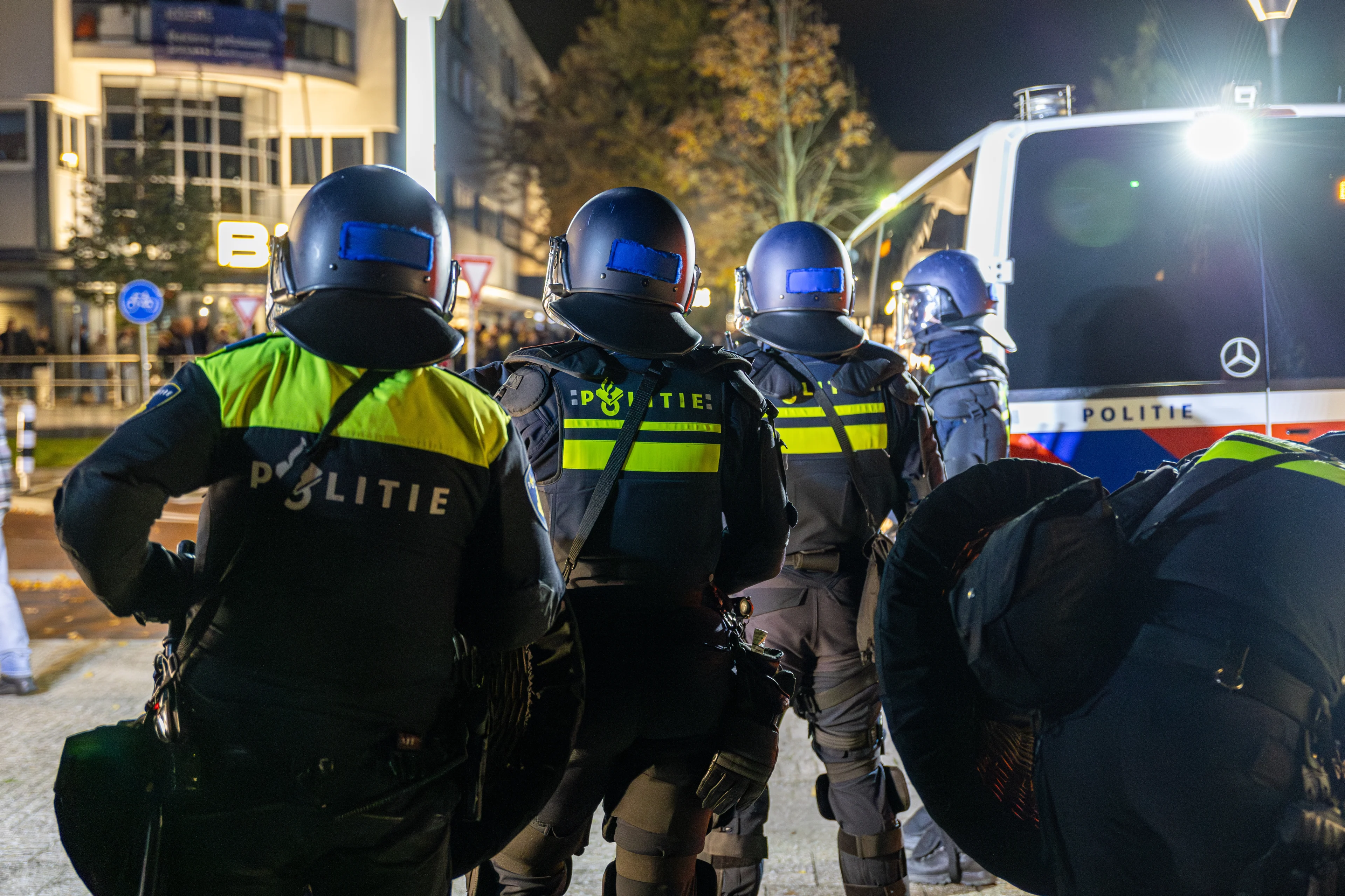 Burgemeester Uithoorn na onrust rond azc: 'We laten ons niet meeslepen'