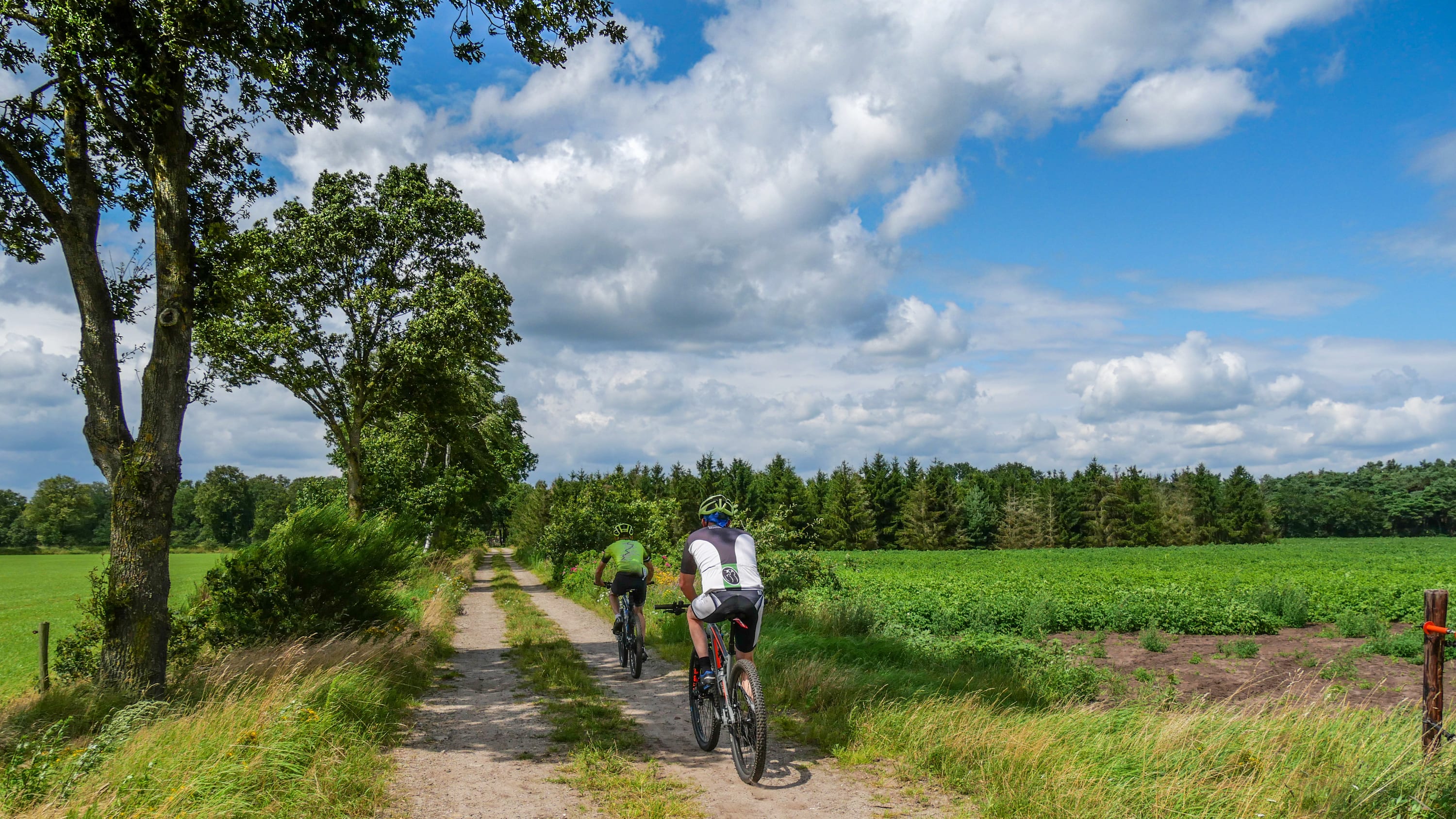 Vandaag flink wat zon en in het noorden nog een bui
