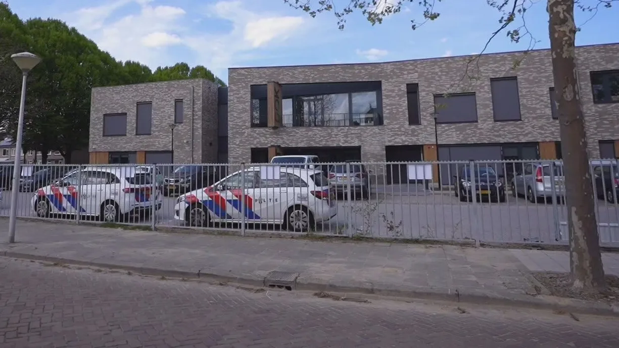 Leerlingen geschrokken na beschieting voor school in Eindhoven