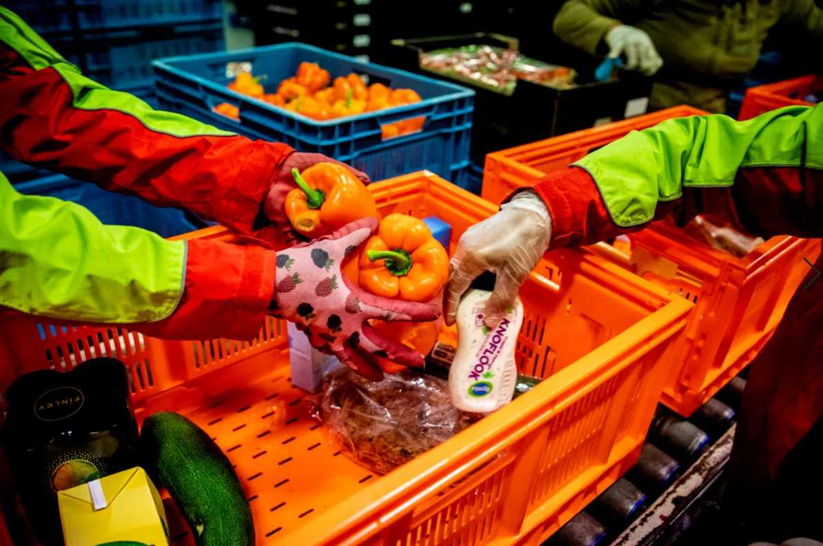 Militairen springen bij om voedselbanken weer op gang te krijgen