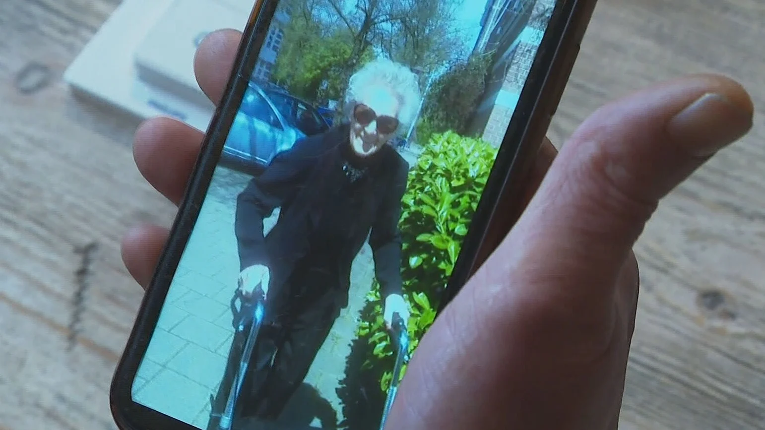 Erfenis van schatrijke vermoorde moeder gaat naar kinderen moordenaar 