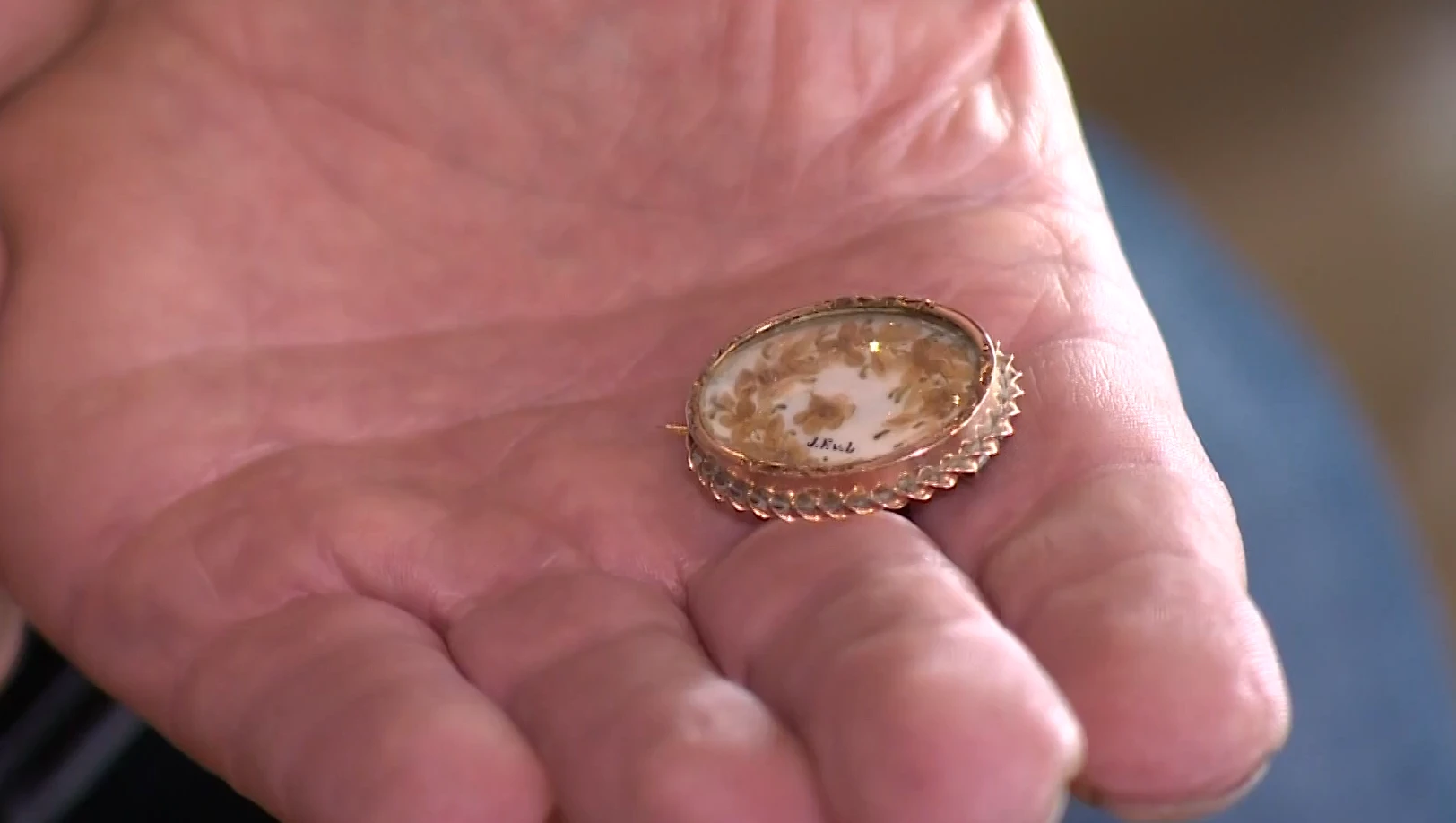 Vrijmarktbezoeker Jeroen vindt tussen prullaria een kunstschat uit 19de eeuw