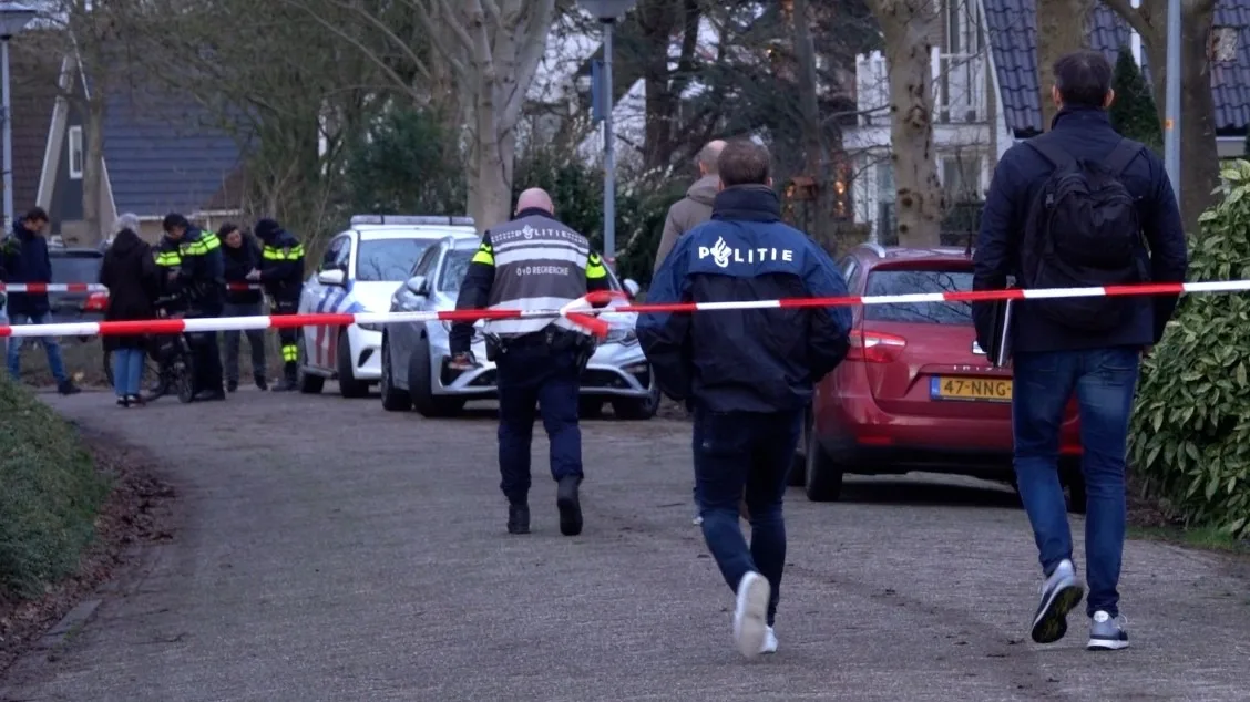 Politie onderzoekt vondst overleden persoon in woning Sint Pancras