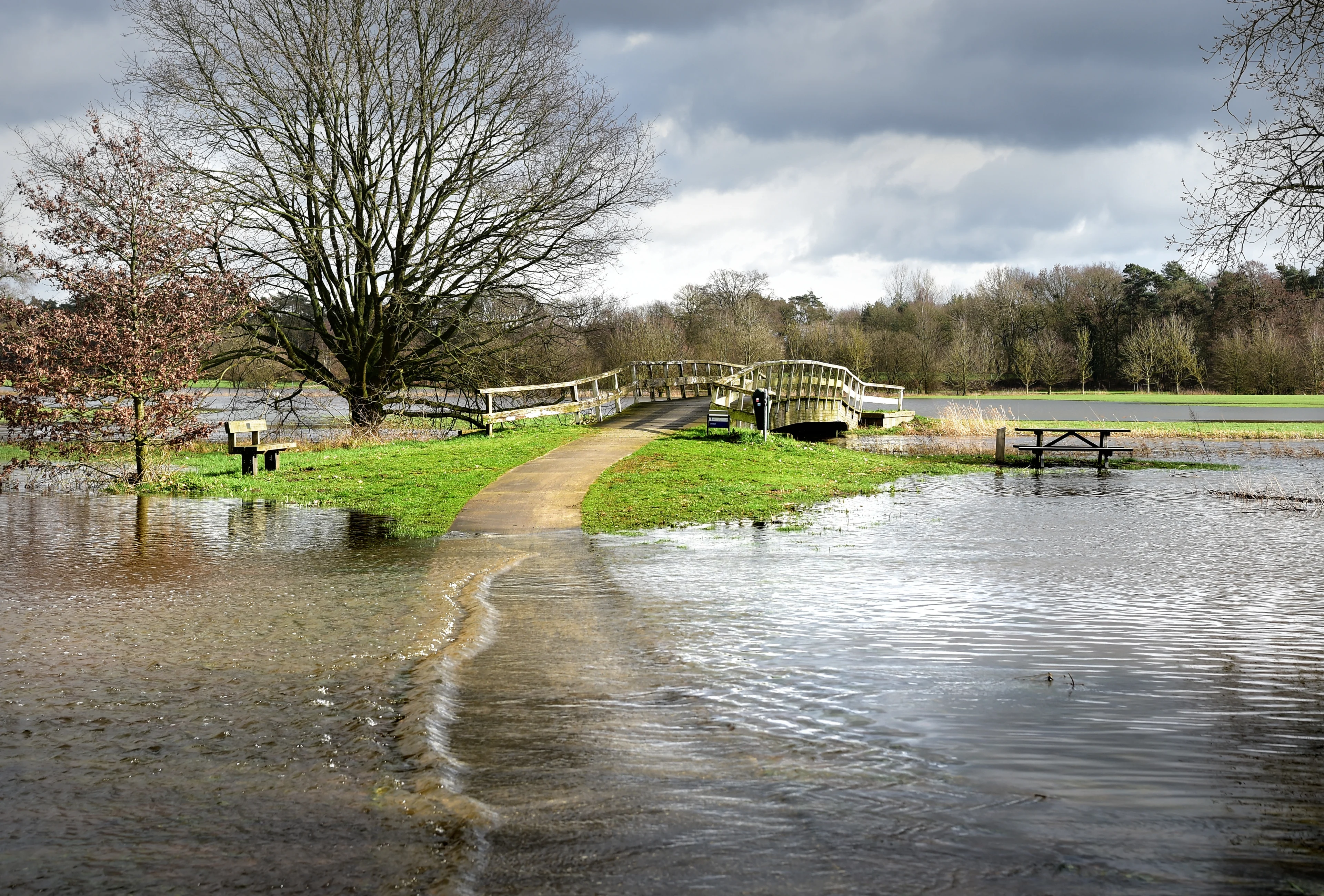 Waterschap Vechtstromen waarschuwt: kanoën op dit moment levensgevaarlijk
