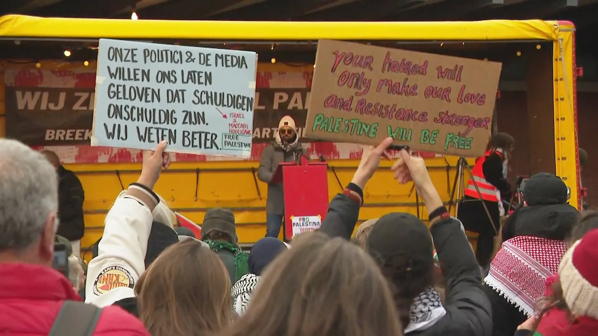 Pro-Palestijns protest Amsterdam klaar na tocht naar Museumplein