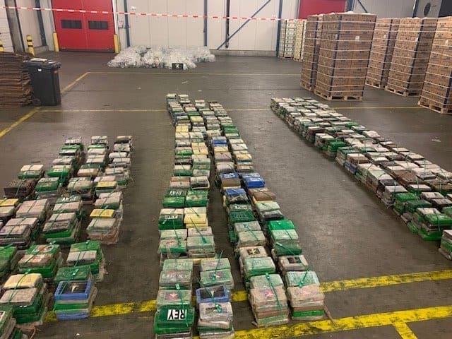 Megavangst douane: 4500 kilo drugs tussen bananen