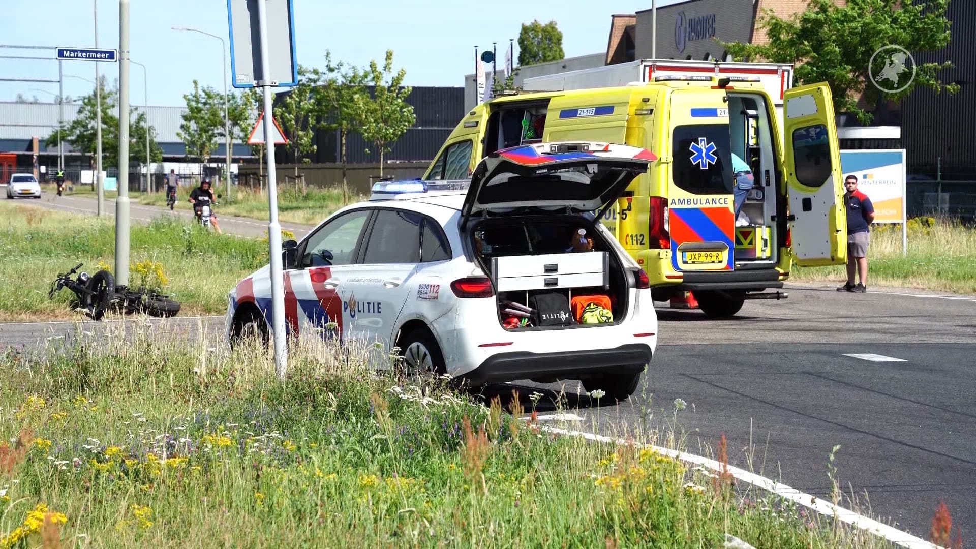 Minderjarige fatbiker met spoed naar ziekenhuis na botsing met vrachtwagen