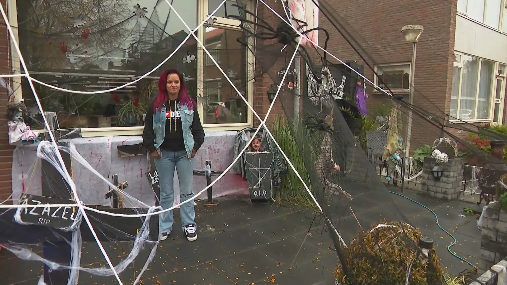 Halloweenhuis opnieuw doelwit in Ouderkerk, twee mannen opgepakt 