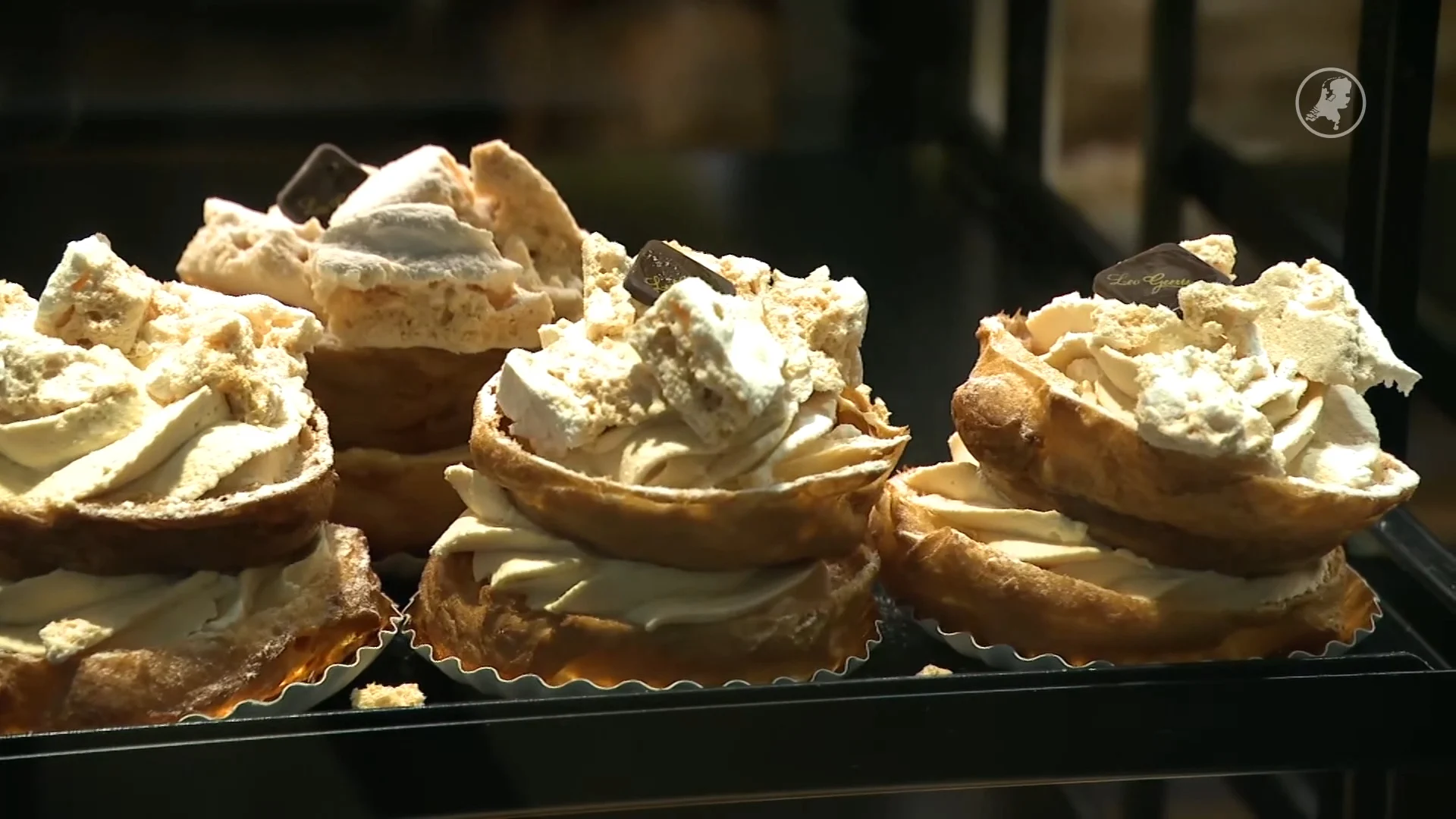 `Gevallen kabinetjes` van bakker Thijs gaan als warme broodjes over de toonbank