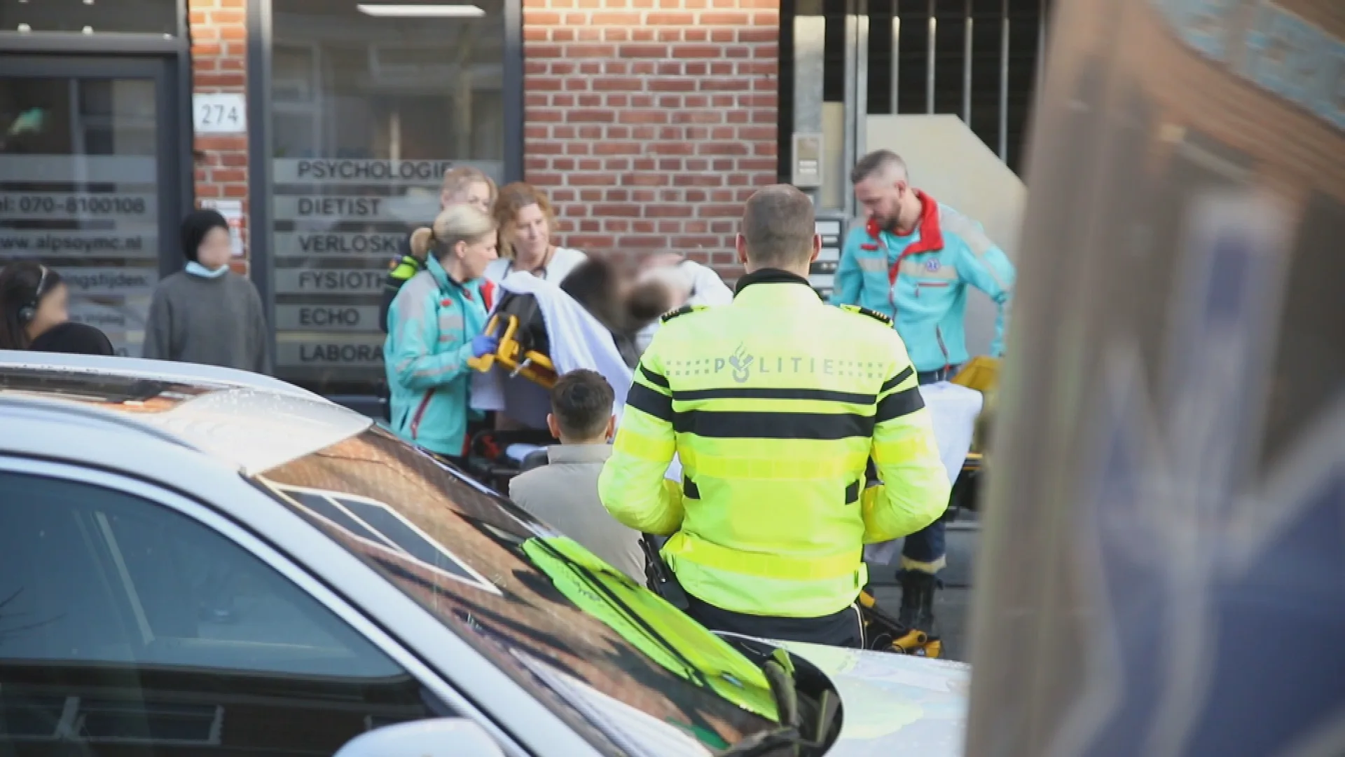 Meisje aangereden bij school in Den Haag, automobilist aangehouden