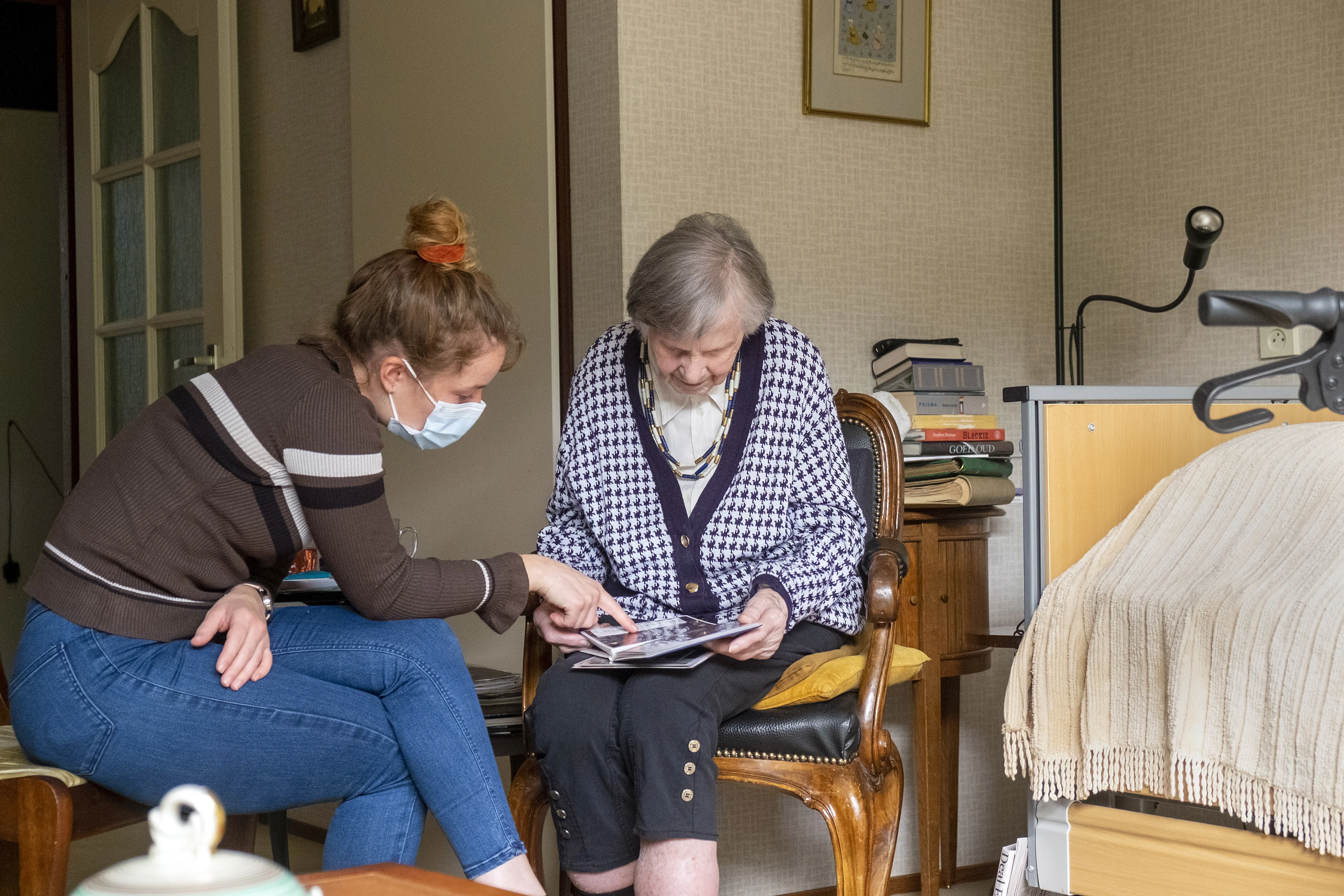 Ouderenzorg schreeuwt om vrijwilligers, maar extra handjes blijven weg