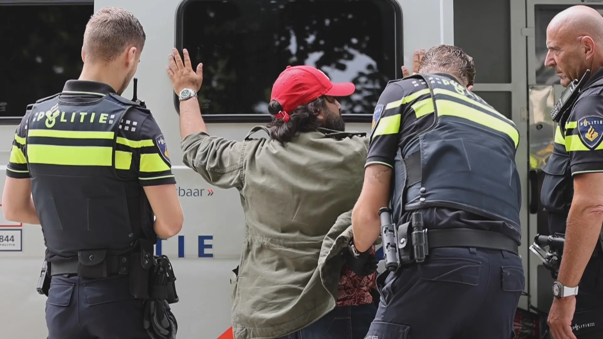 Meerdere betogers tegen coronamaatregelen op Malieveld opgepakt