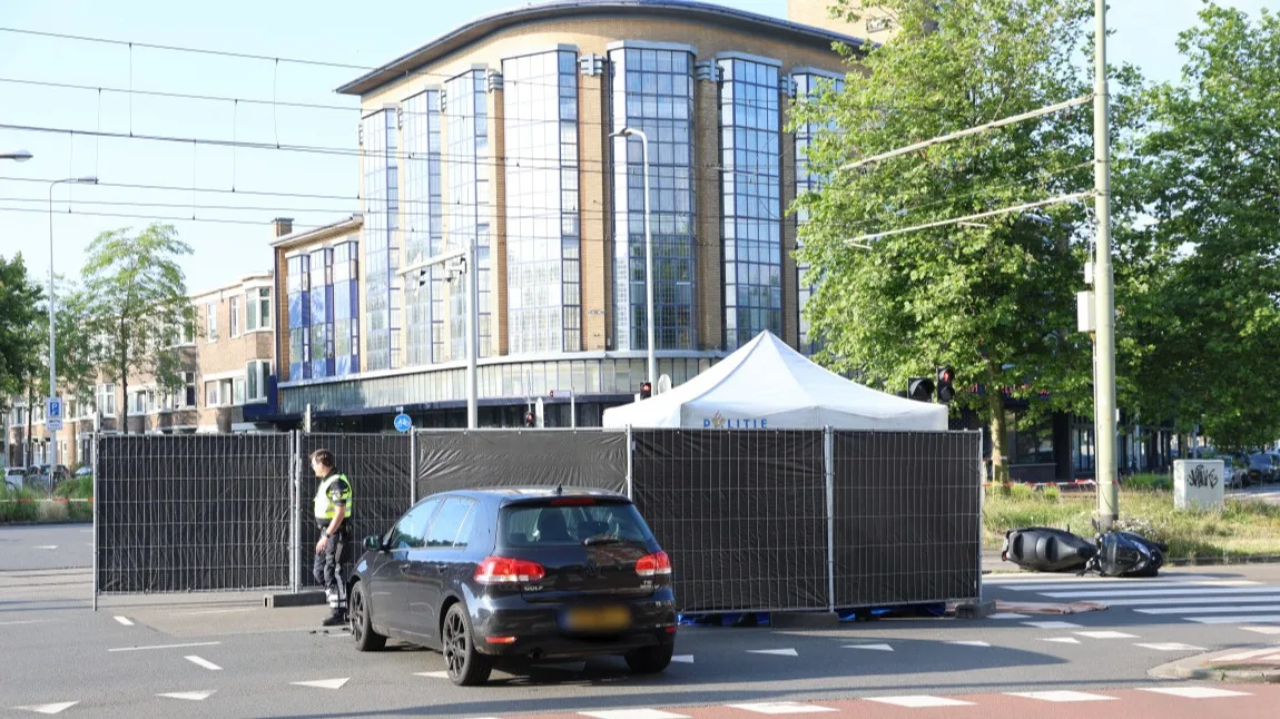 Motorrijder (36) komt om het leven door botsing met auto in Den Haag