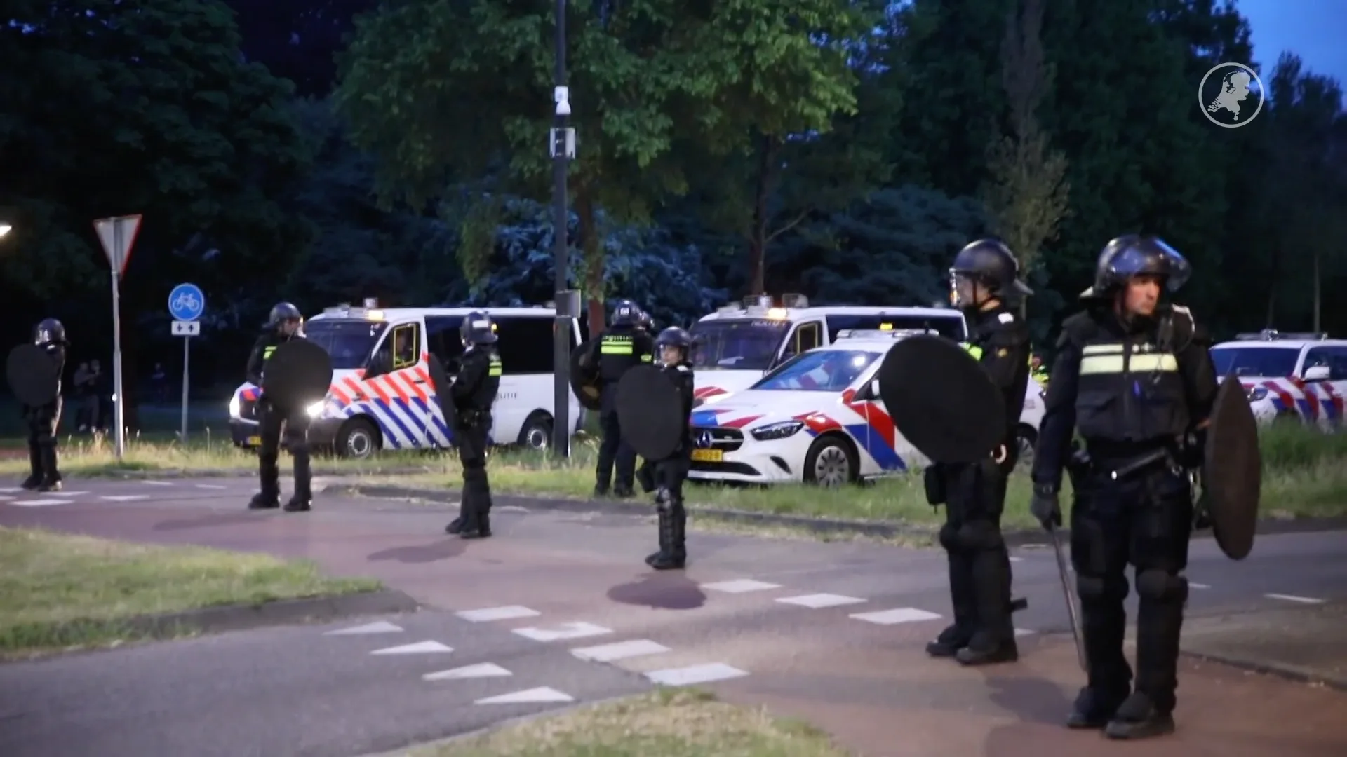 Opnieuw gaat het mis in Apeldoorn: demonstratie tegen azc beëindigd na noodbevel