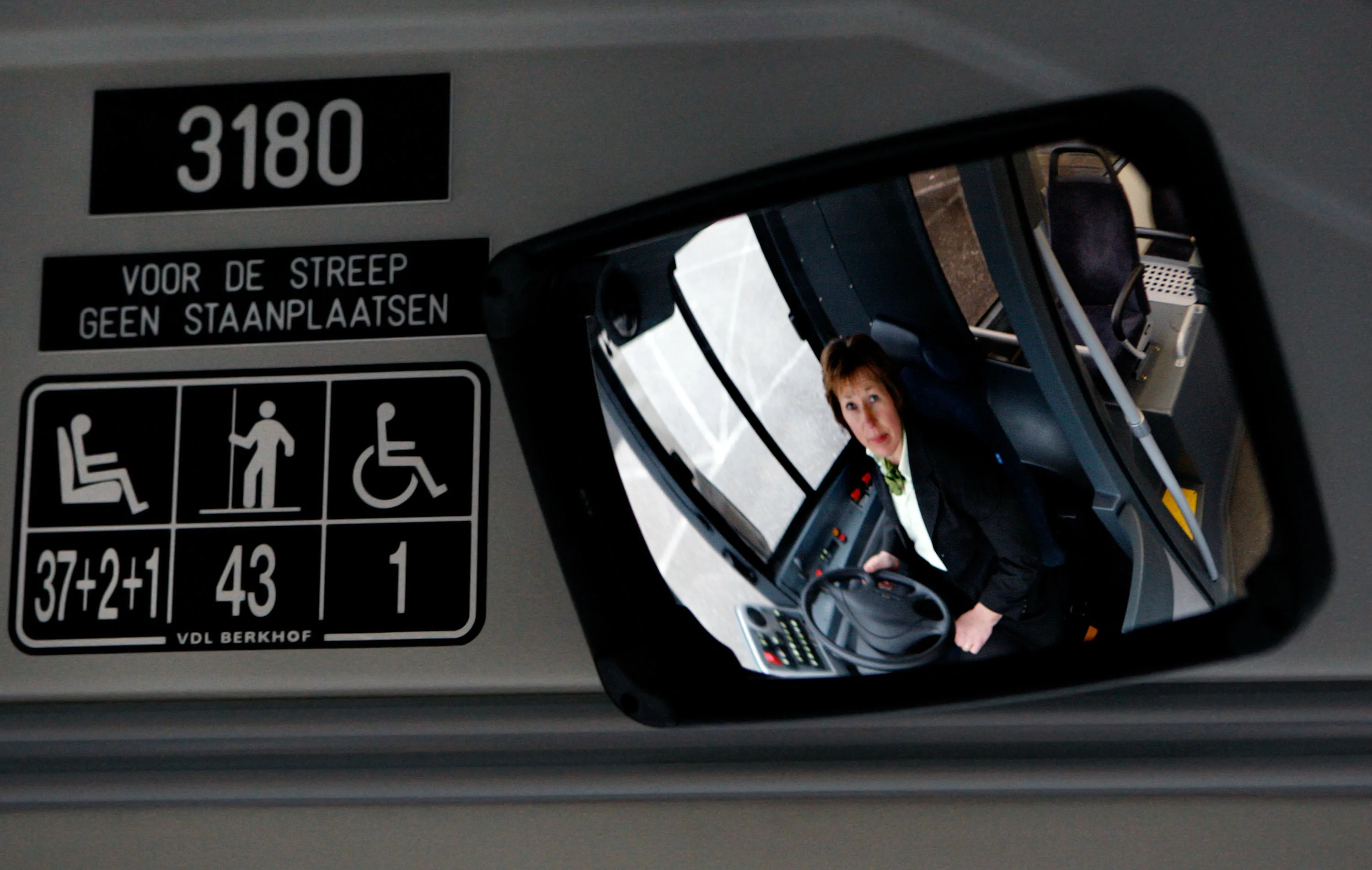 Weer buschauffeur mishandeld om aanspreken op mondkapjesplicht