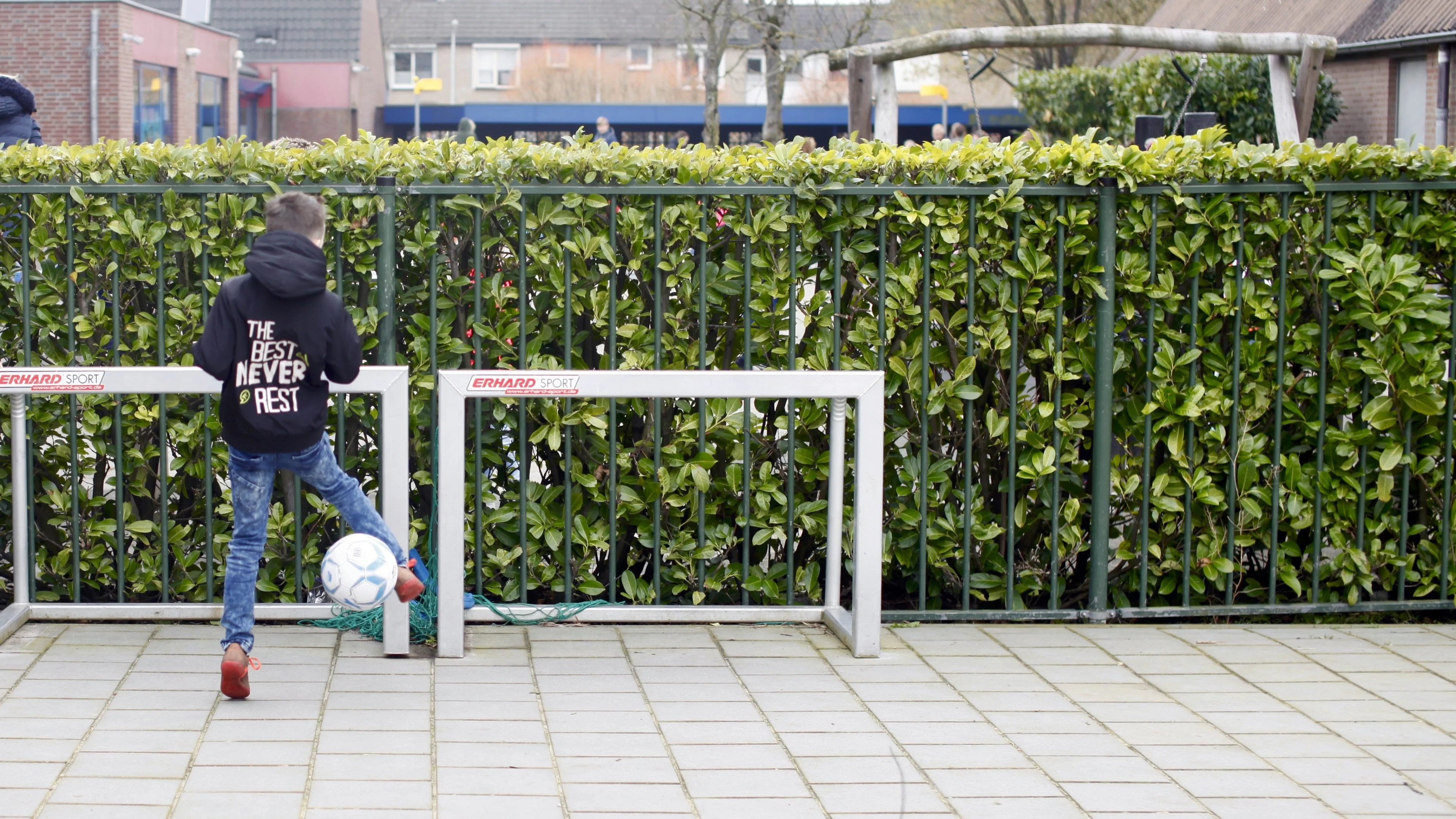 Tiener (13) aangehouden voor zwaar mishandelen 9-jarig kind in Zoetermeer