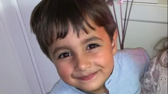 Naoufel (6) ontwaakt uit coma na aanrijding: 'Het gaat met kleine stapjes'