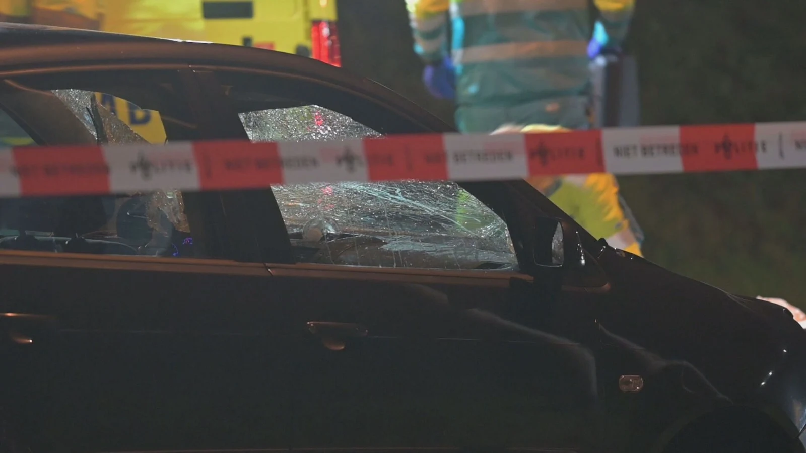 Twee tieners zwaargewond na aanrijding met auto in Breda