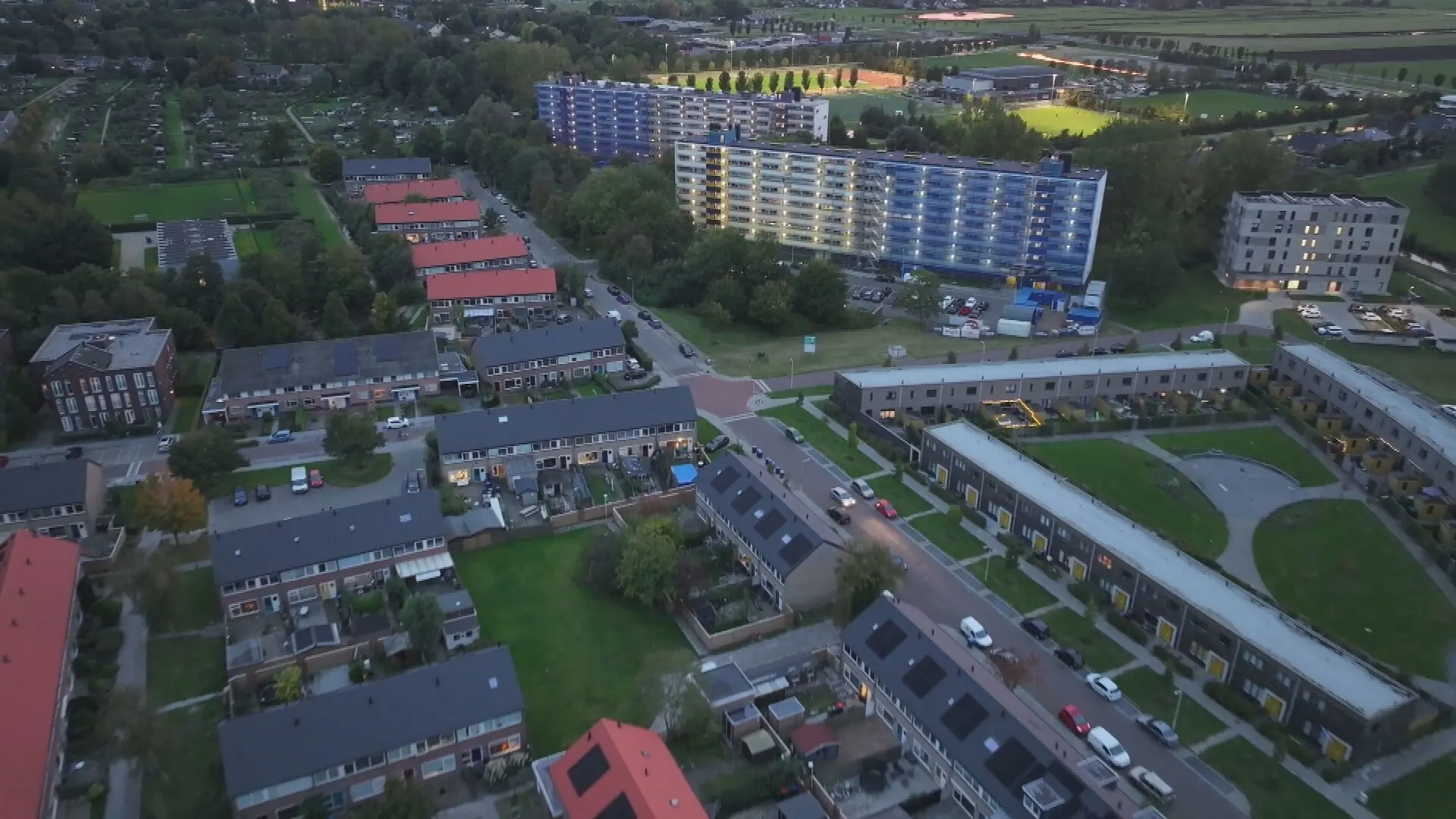 Jongeren houden Sneek al dagenlang in greep, politie roept bewoners op binnen te blijven