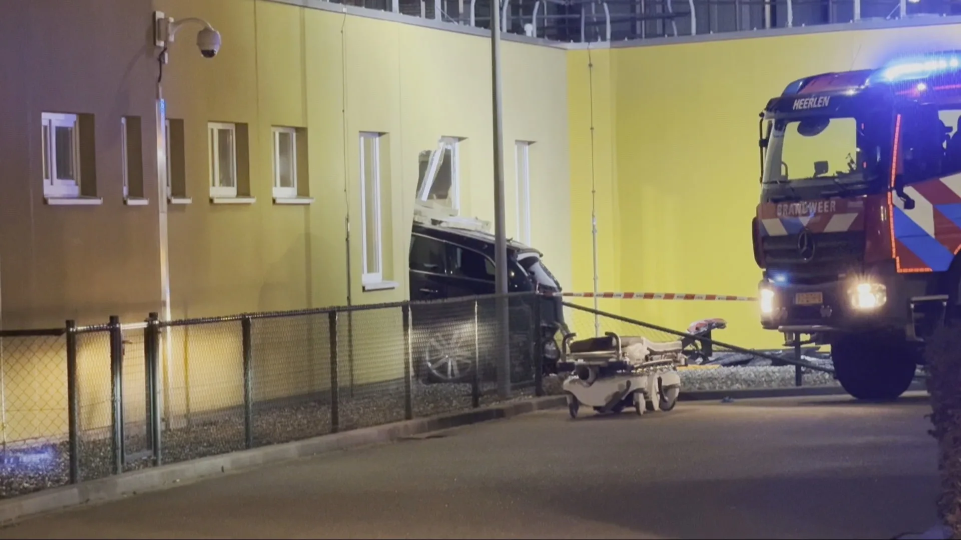 Automobilist rijdt ziekenhuis Heerlen binnen