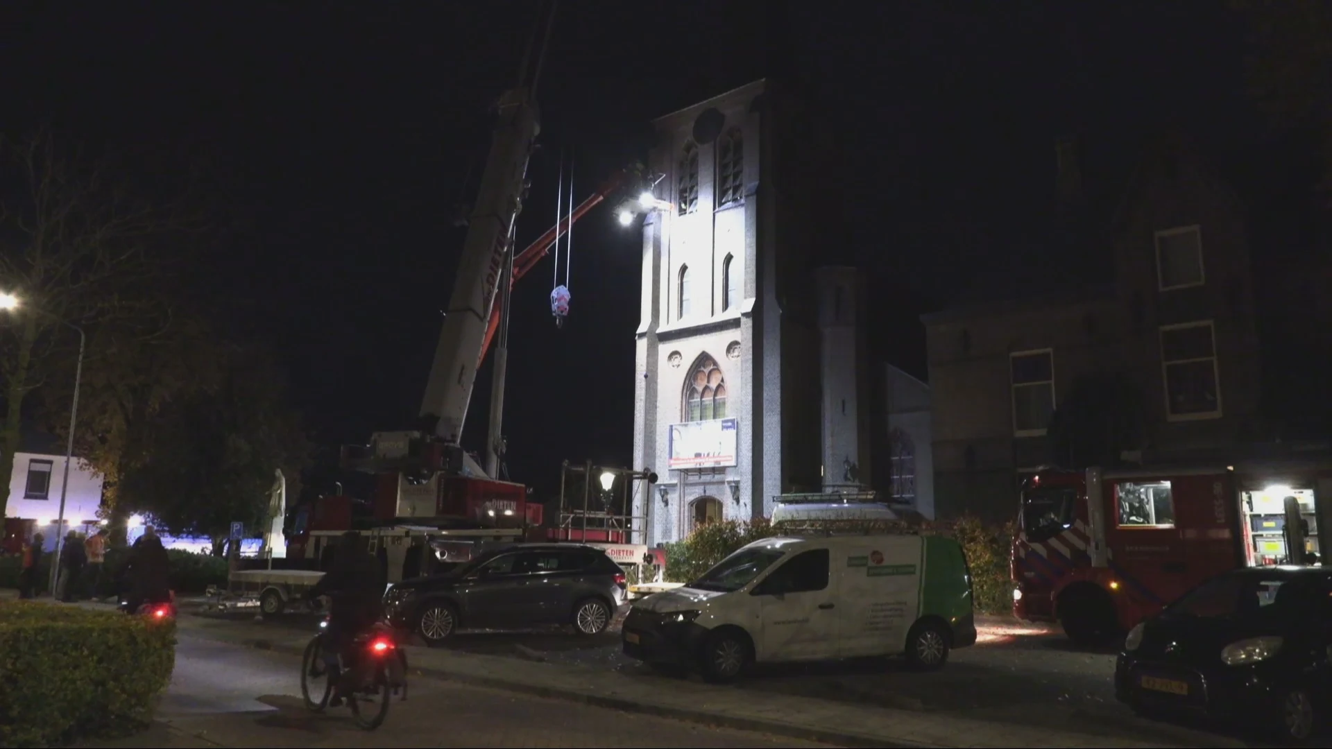 'Man valt zes meter naar beneden tijdens werkzaamheden in kerktoren'