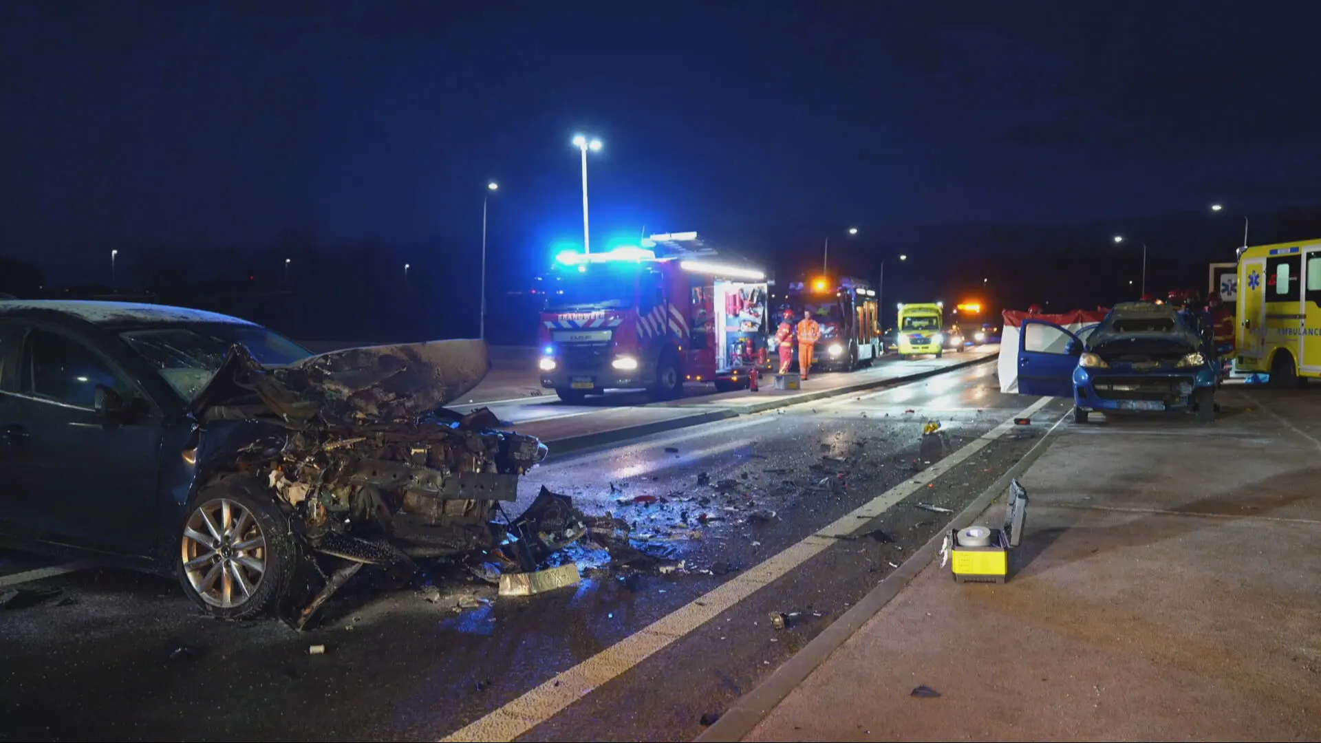 Dode bij ernstig ongeluk met meerdere auto's N366