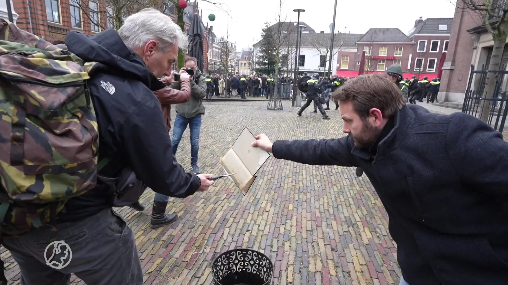 Pegida-voorman wil binnenkort opnieuw koran gaan verbranden in Arnhem