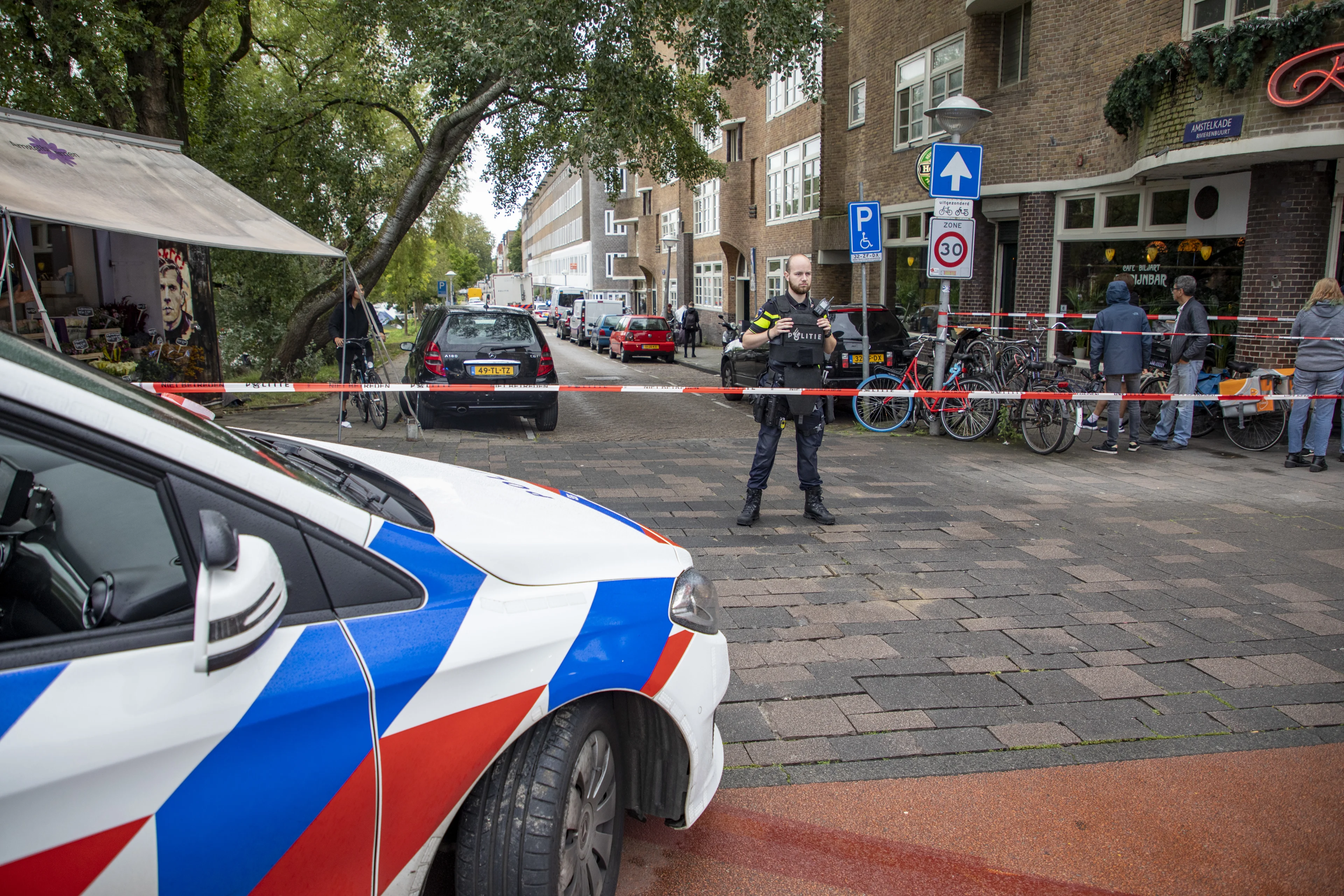 Extra politietoezicht in Amsterdamse Vechtstraat na dubbele schietpartij