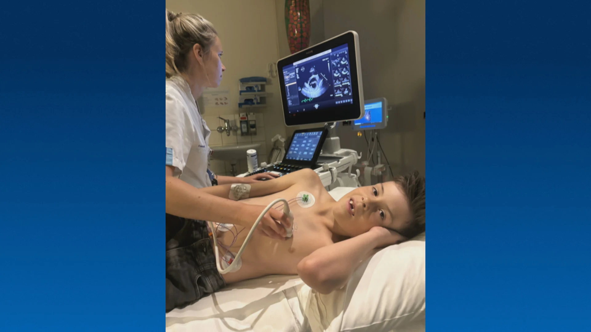 Massale strandtocht voor Seppe (11) met zeldzame hartzieke: 'Klap als je dat hoort'