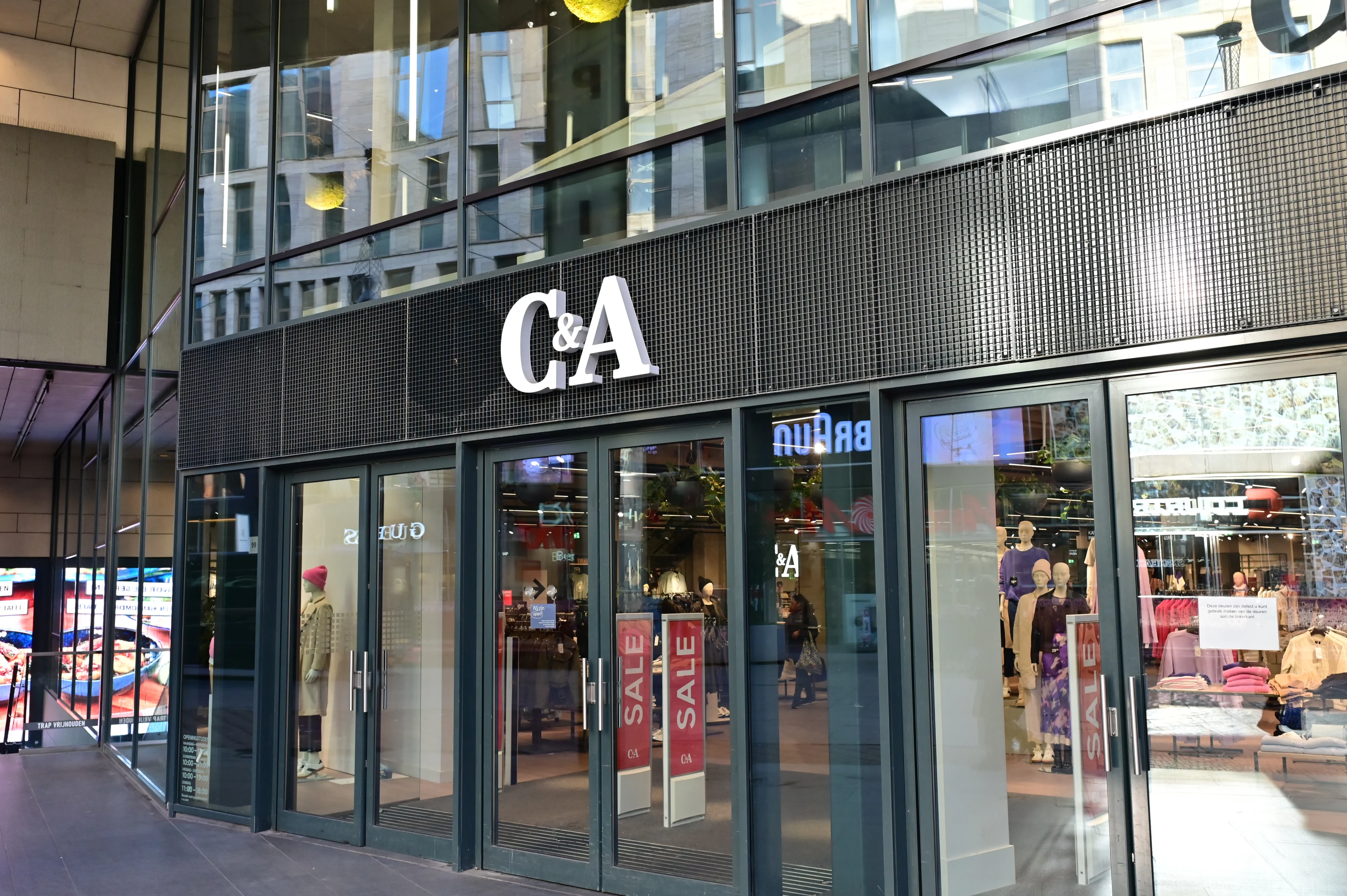 Broek of shirt retourneren? Let op, C&A verandert retourbeleid drastisch