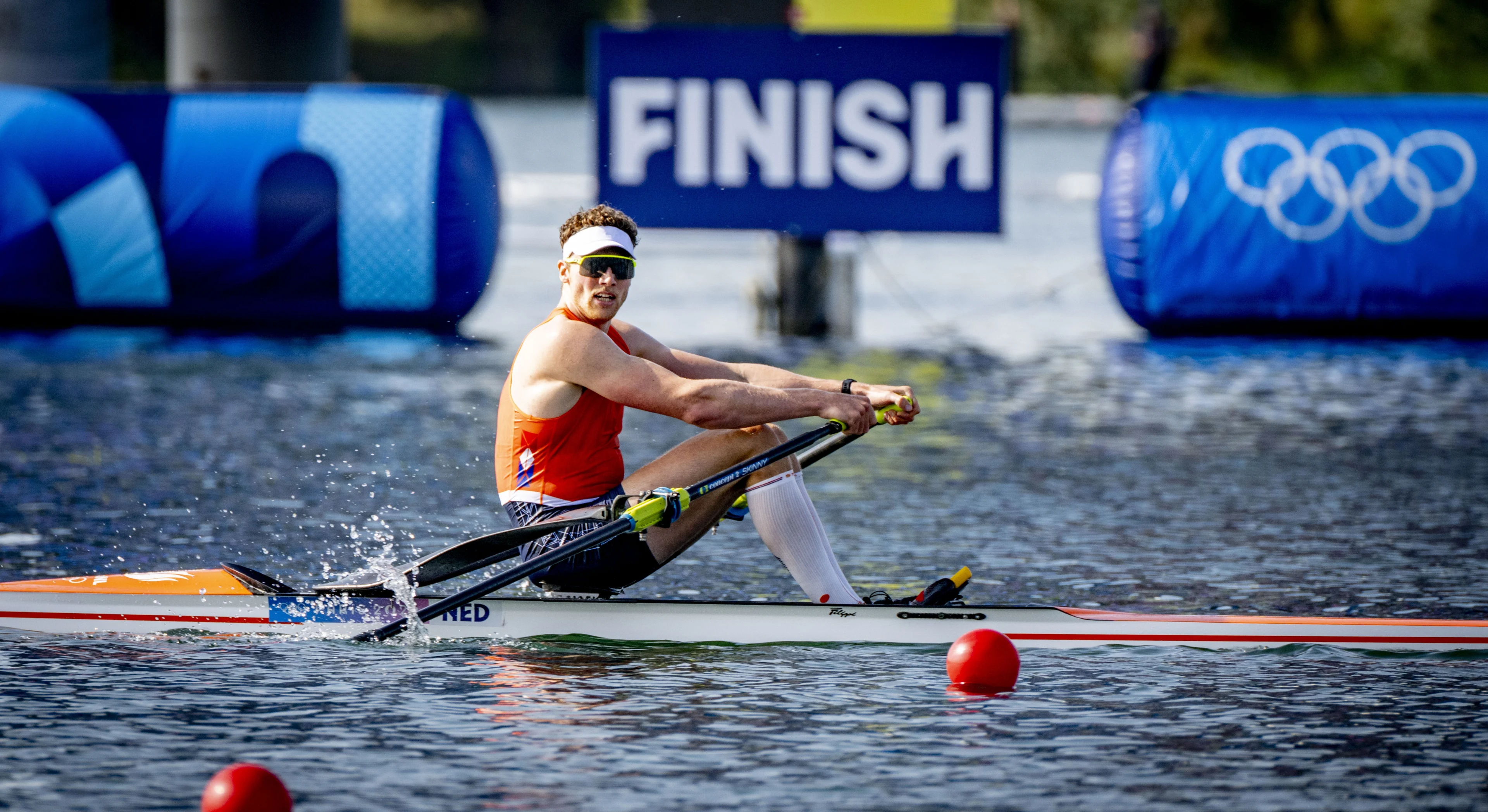 Roeier Simon van Dorp pakt brons en bezorgt roeiploeg achtste plak