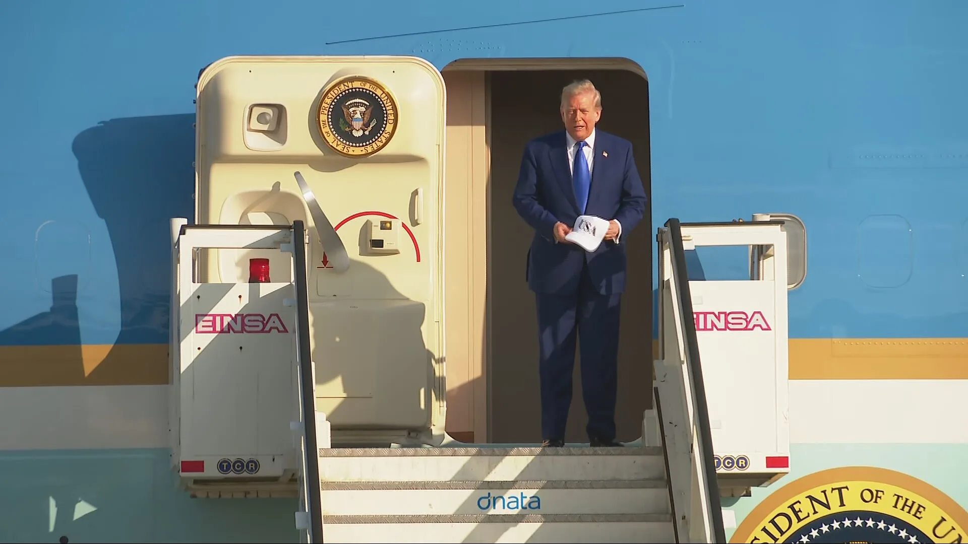 ZIEN: Amerikaanse president Donald Trump in Nederland aangekomen