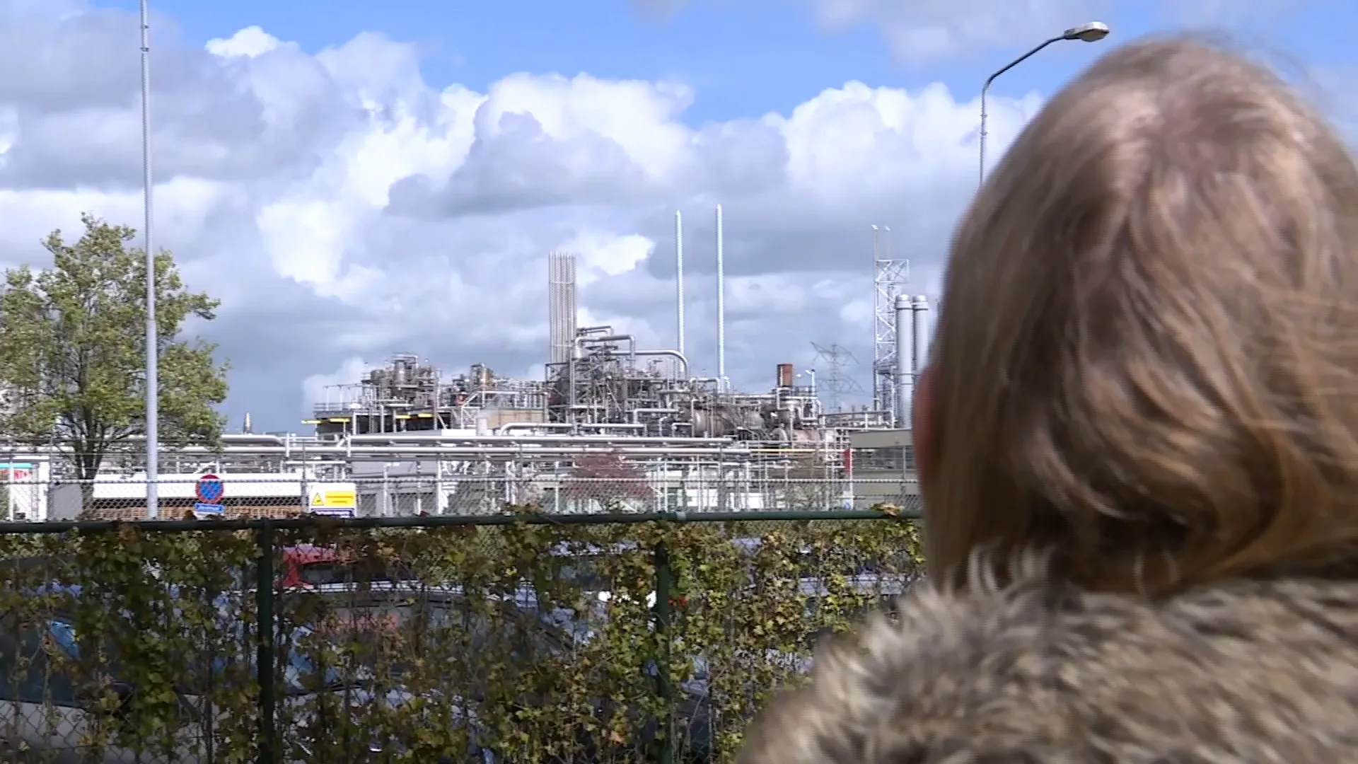 Meer actievoerders dan ooit bij fabriek Dordrecht die kankerverwekkende stof lekte