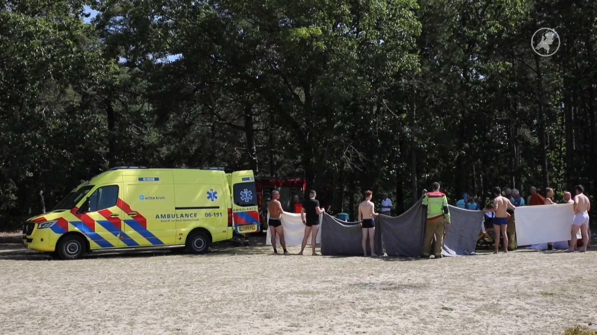 Reddingsactie bij Zandenplas: jongen en man uit water gehaald